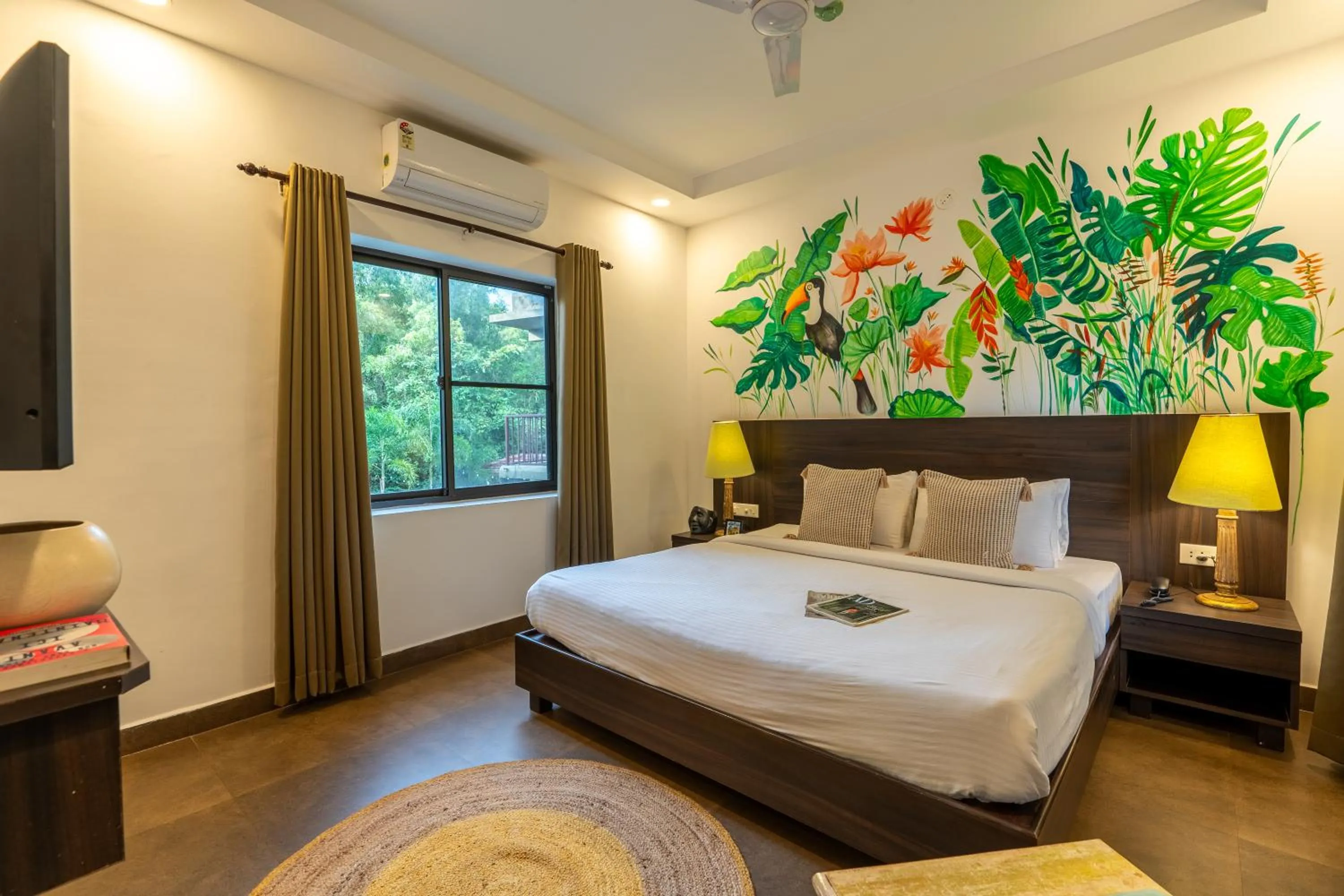 Bed in Locomo Boutique, Morjim - Cozy tropical stay, near beach