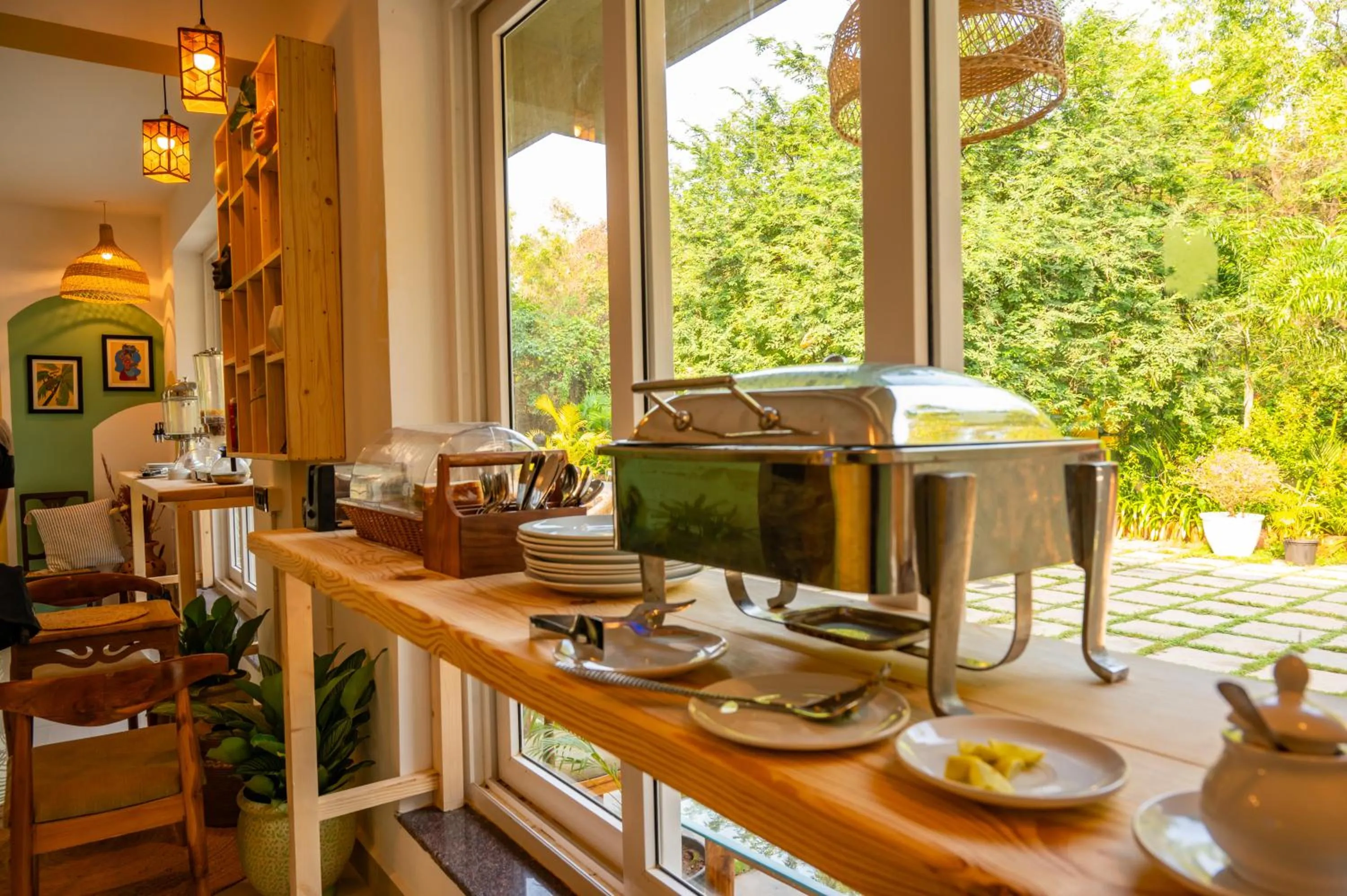 Breakfast in Locomo Boutique, Morjim - Cozy tropical stay, near beach