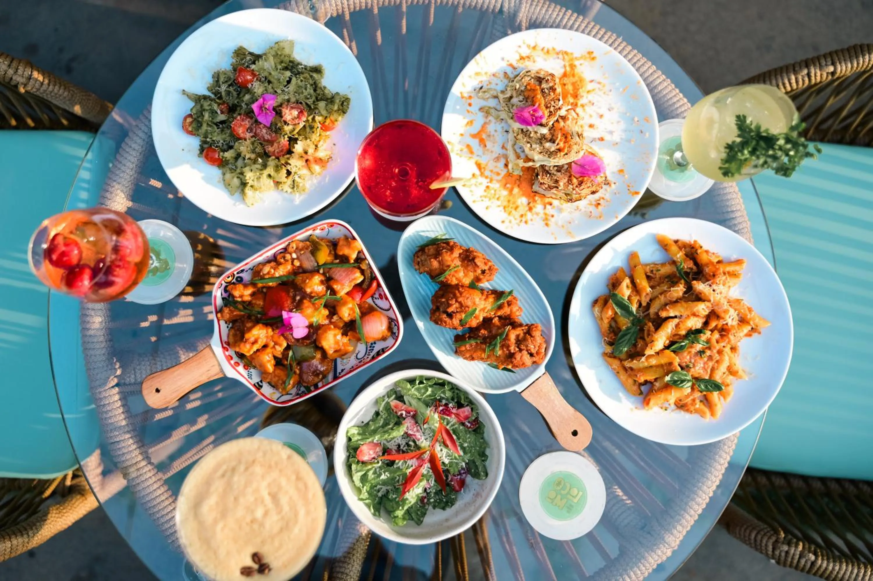 Food and drinks in Locomo Boutique, Morjim - Cozy tropical stay, near beach