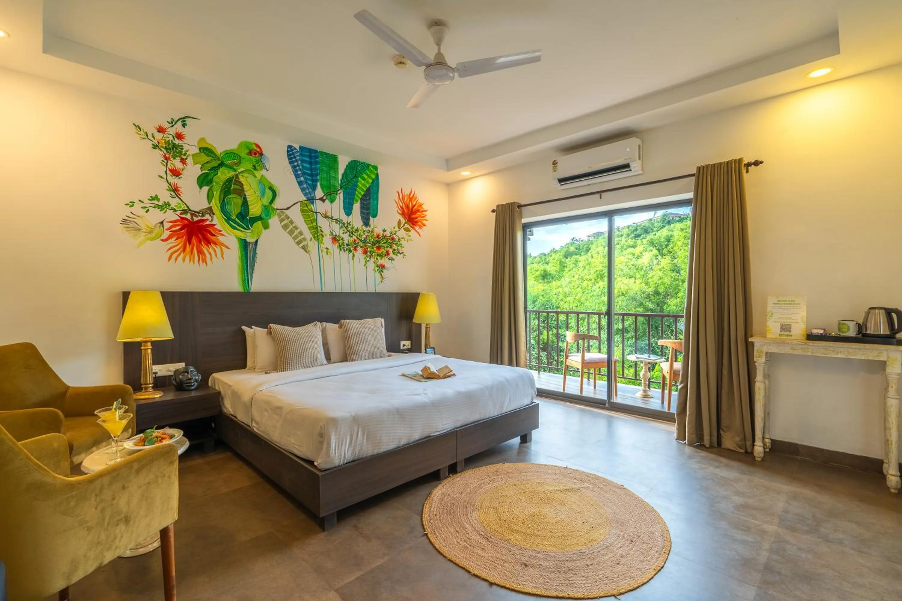 Photo of the whole room, Bed in Locomo Boutique, Morjim - Cozy tropical stay, near beach