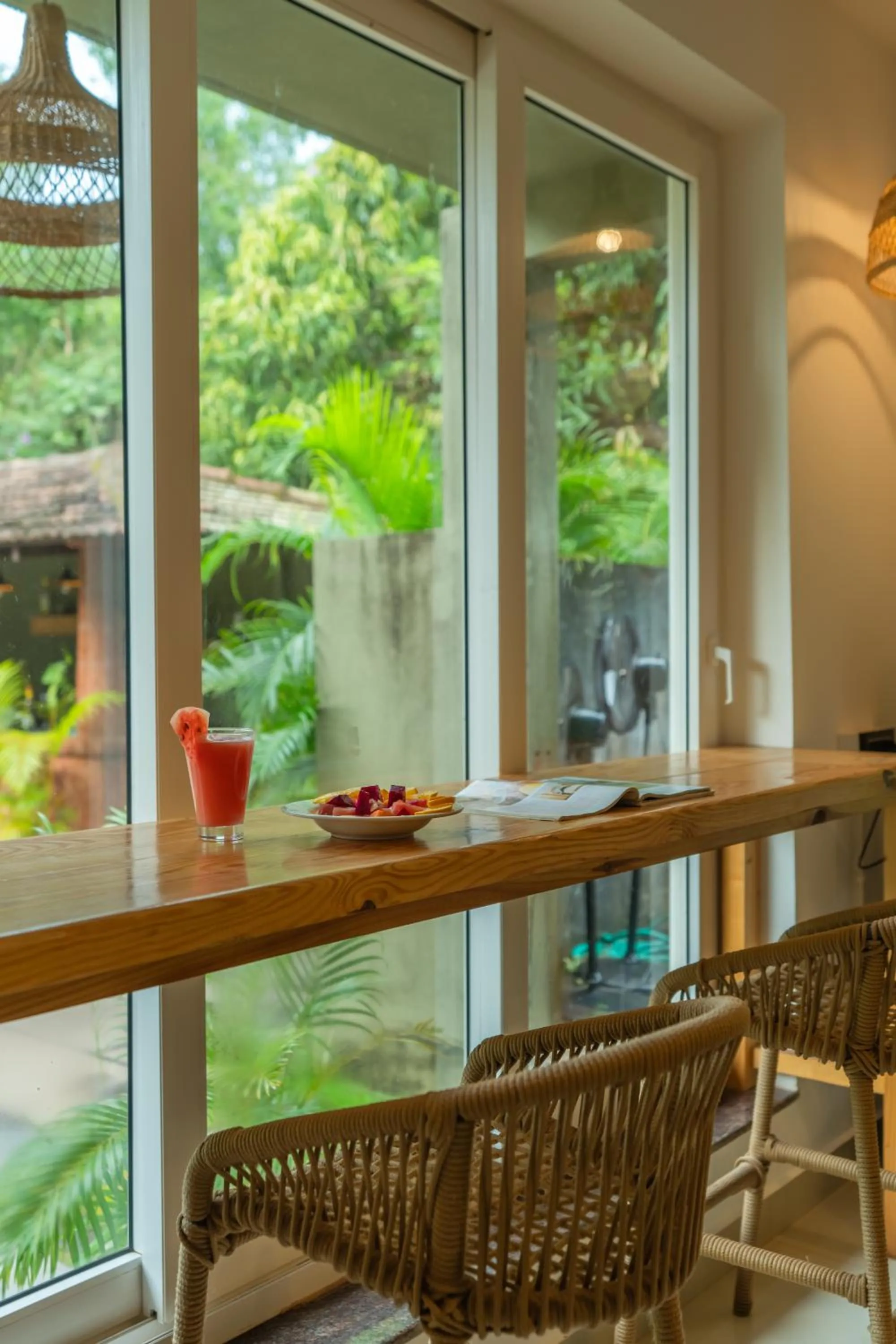 Dining area in Locomo Boutique, Morjim - Cozy tropical stay, near beach