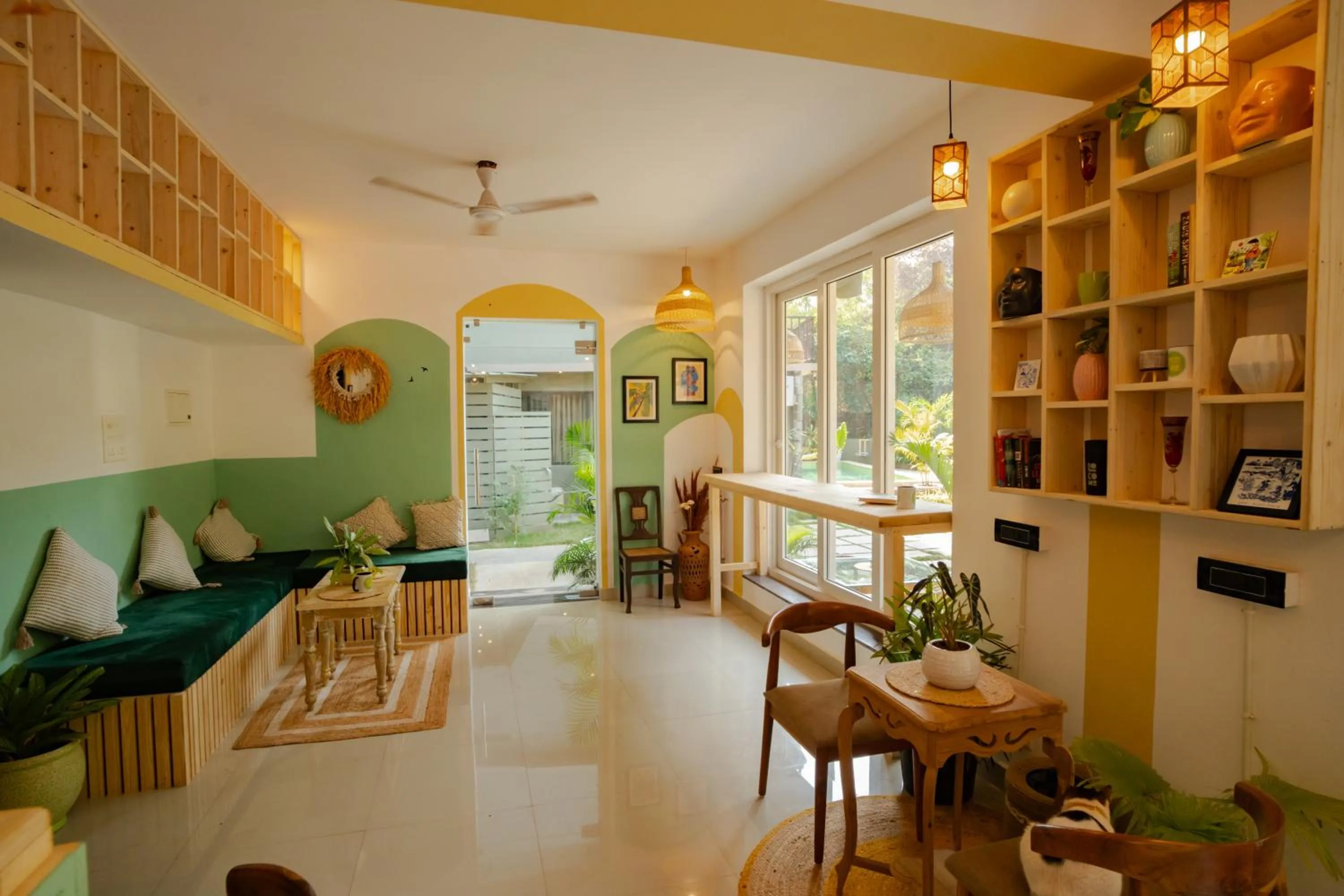 Seating area in Locomo Boutique, Morjim - Cozy tropical stay, near beach