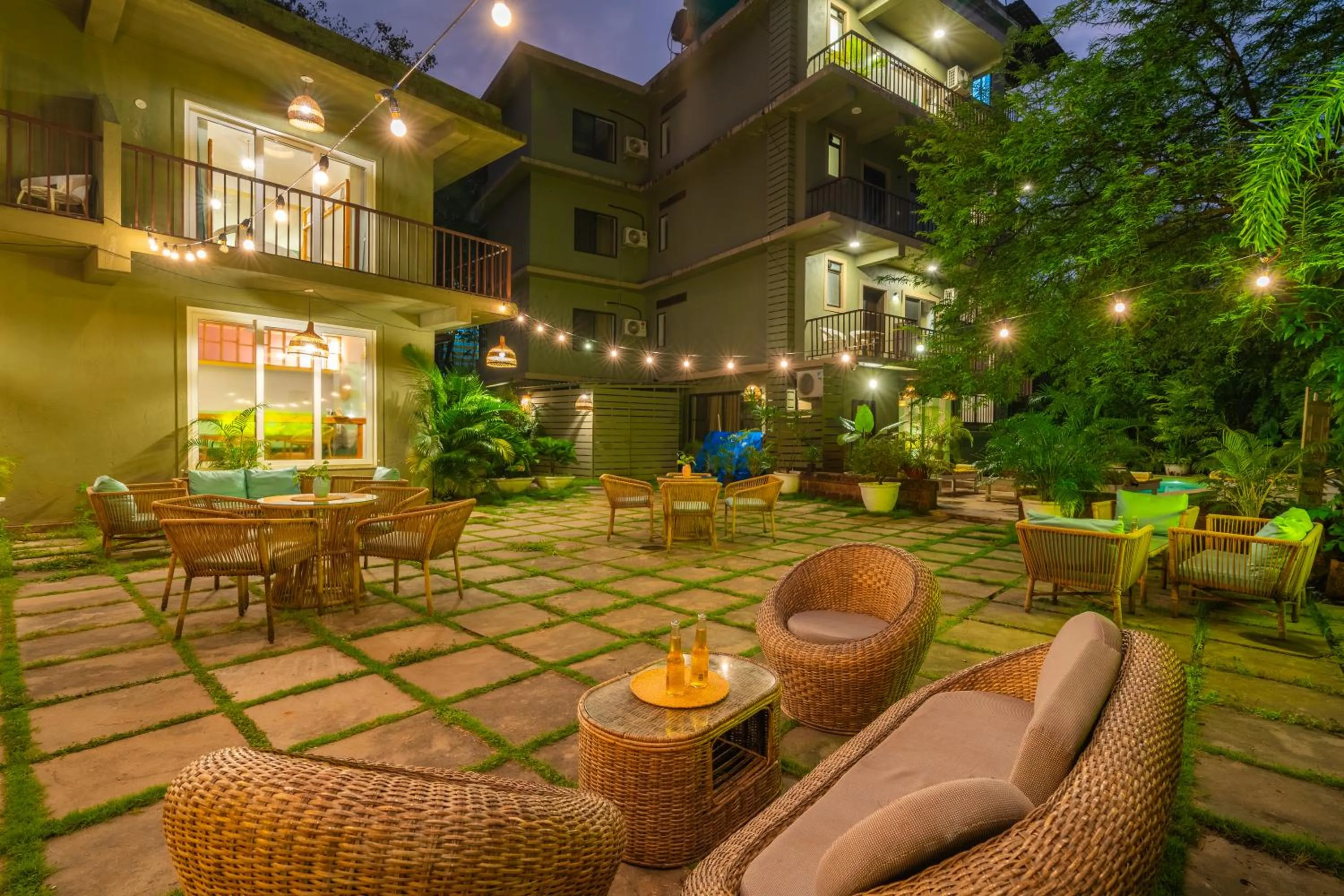 Seating area in Locomo Boutique, Morjim - Cozy tropical stay, near beach