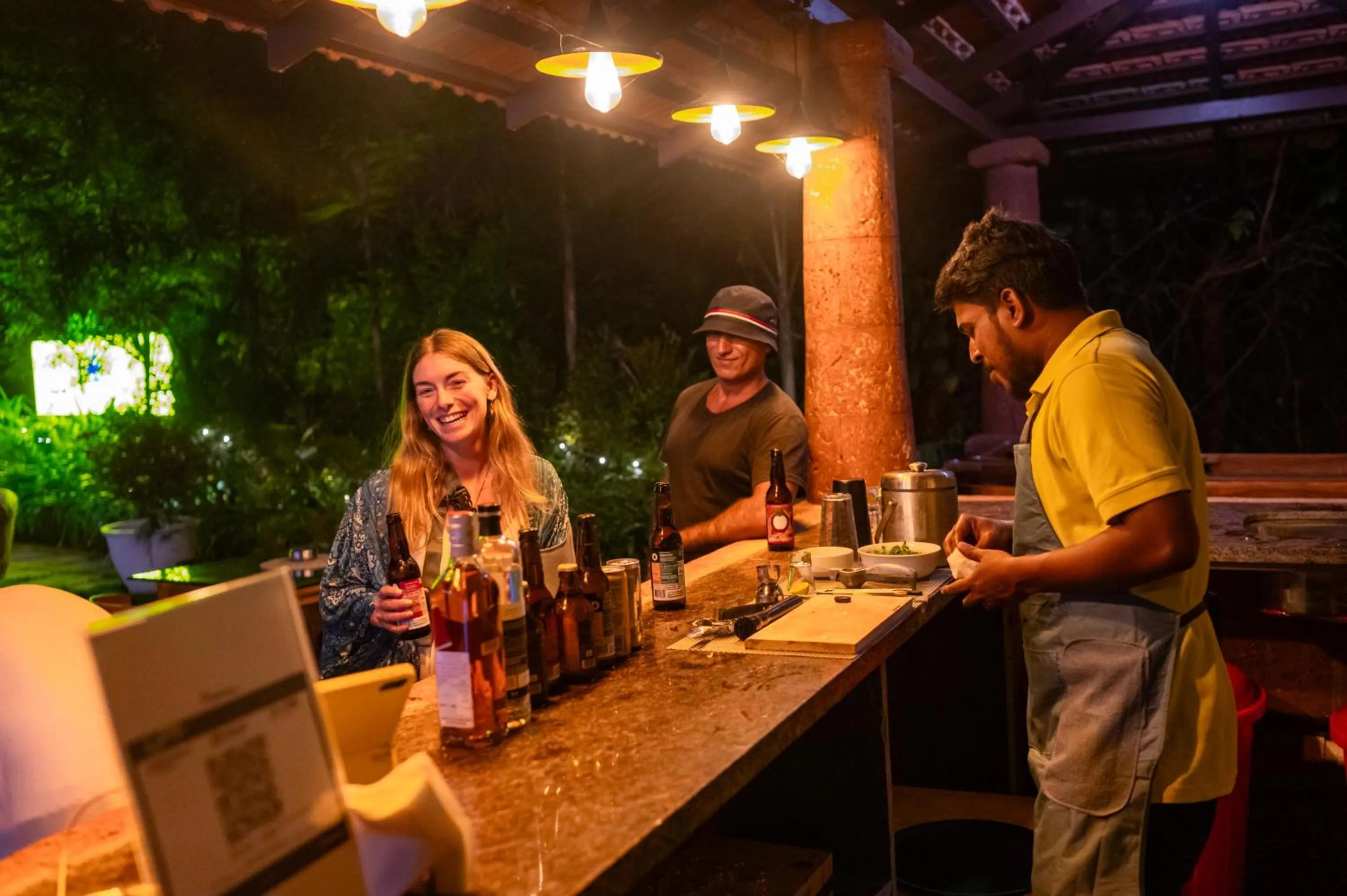 Restaurant/places to eat in Locomo Boutique, Morjim - Cozy tropical stay, near beach