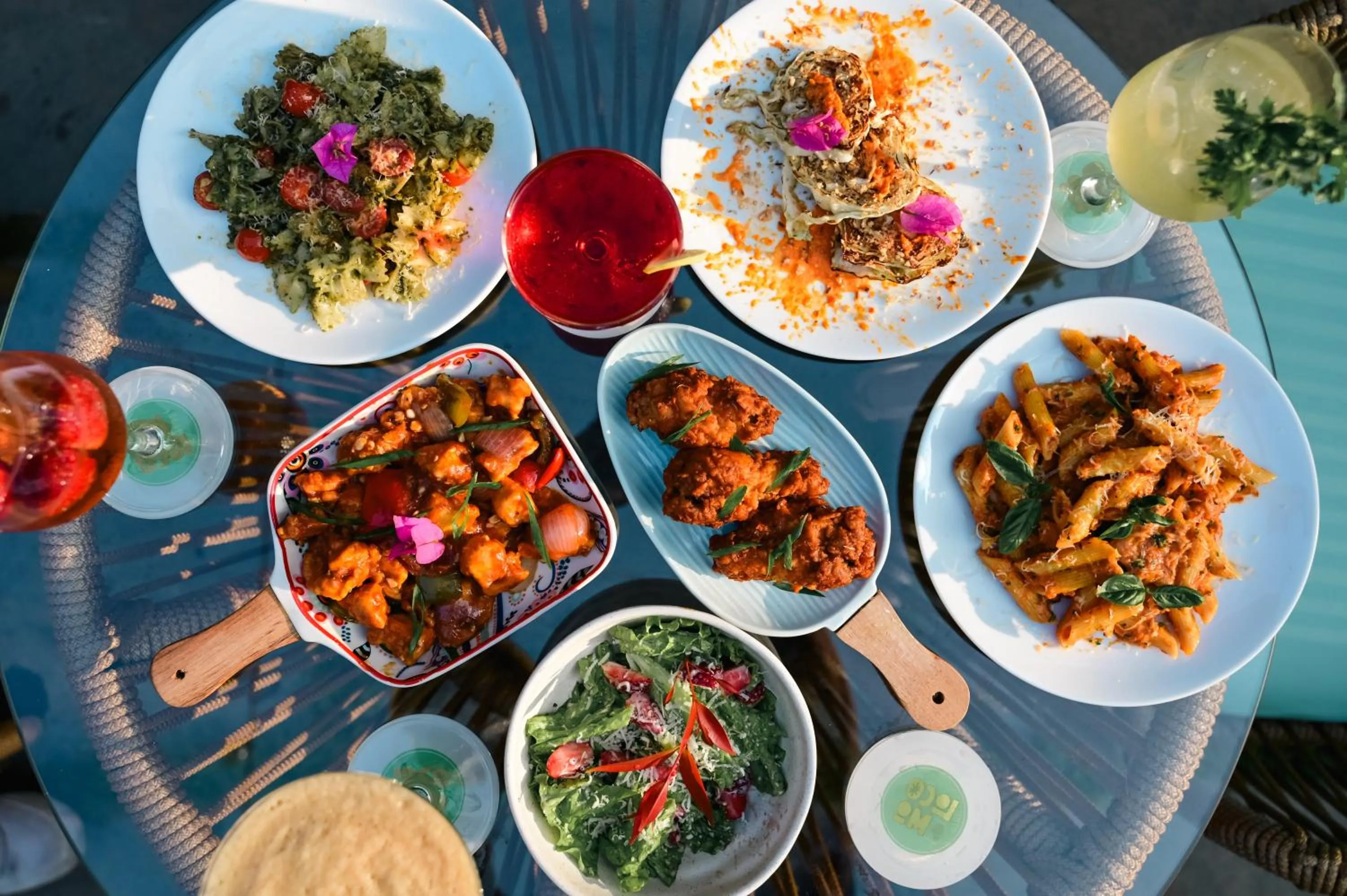 Food and drinks in Locomo Boutique, Morjim - Cozy tropical stay, near beach