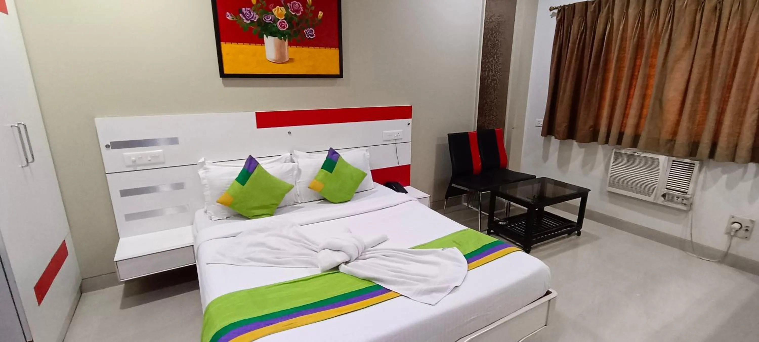 Bed in Hotel Bagga International