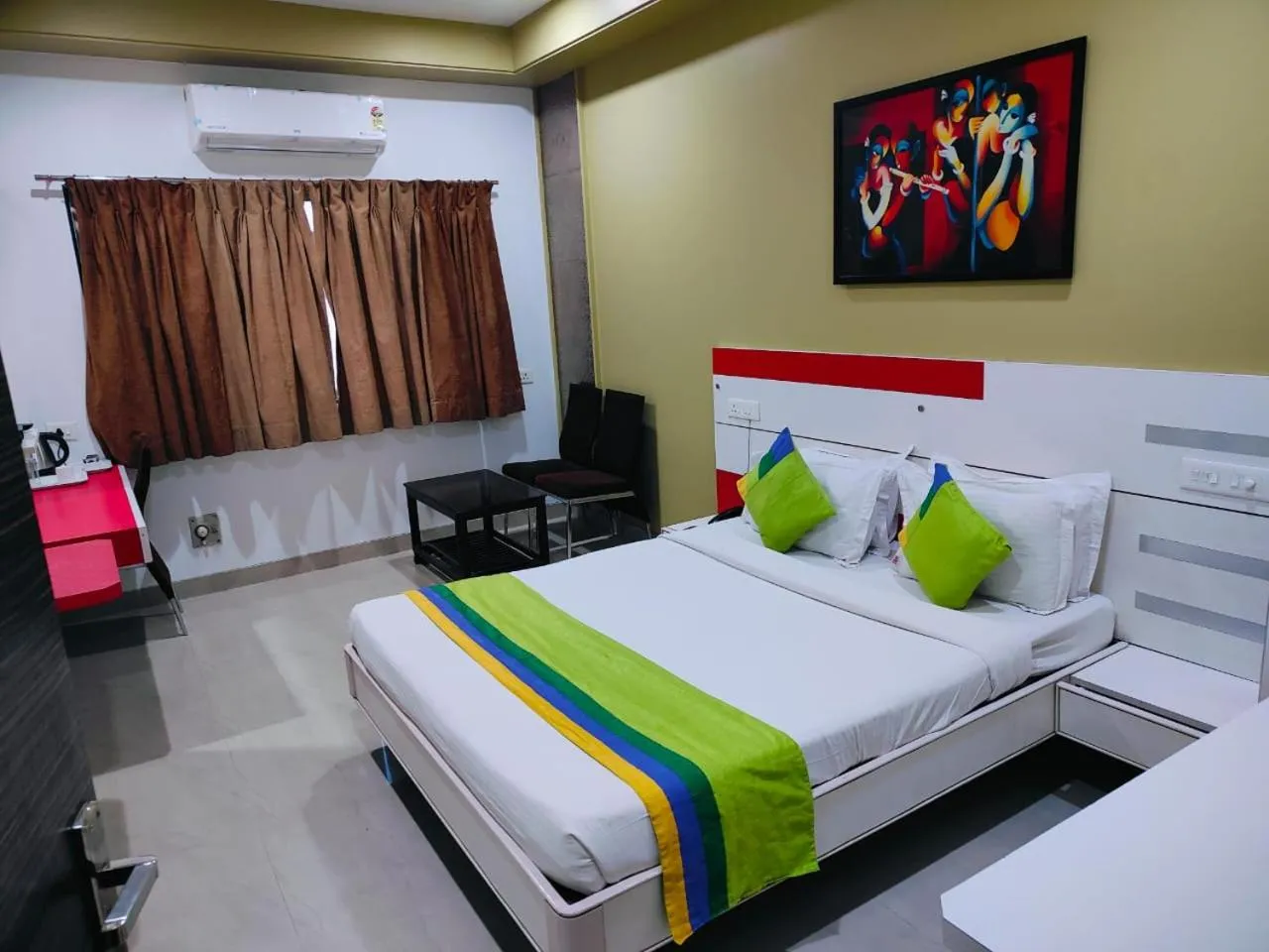 Bed in Hotel Bagga International