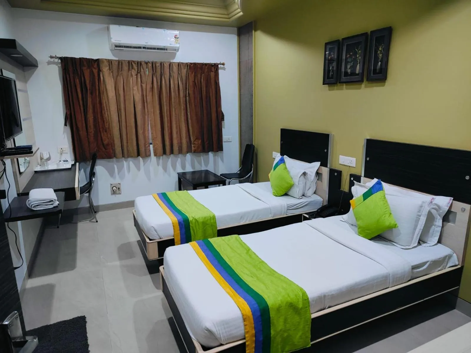 Photo of the whole room, Bed in Hotel Bagga International