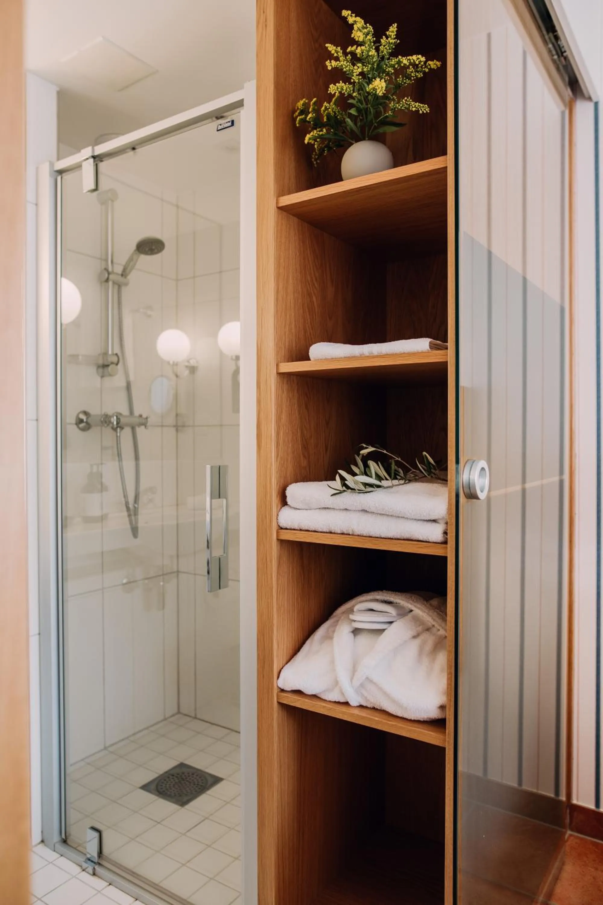 Bathroom in Engø Gård Hotel & Restaurant