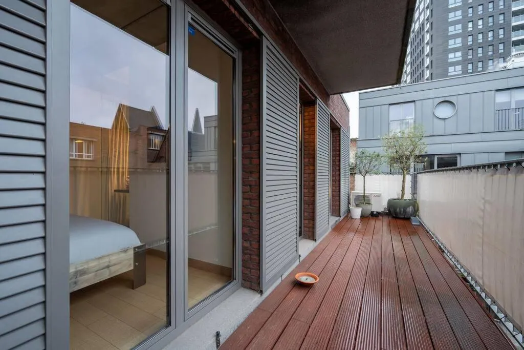 Balcony/Terrace, Bed in London 993 Loft 402