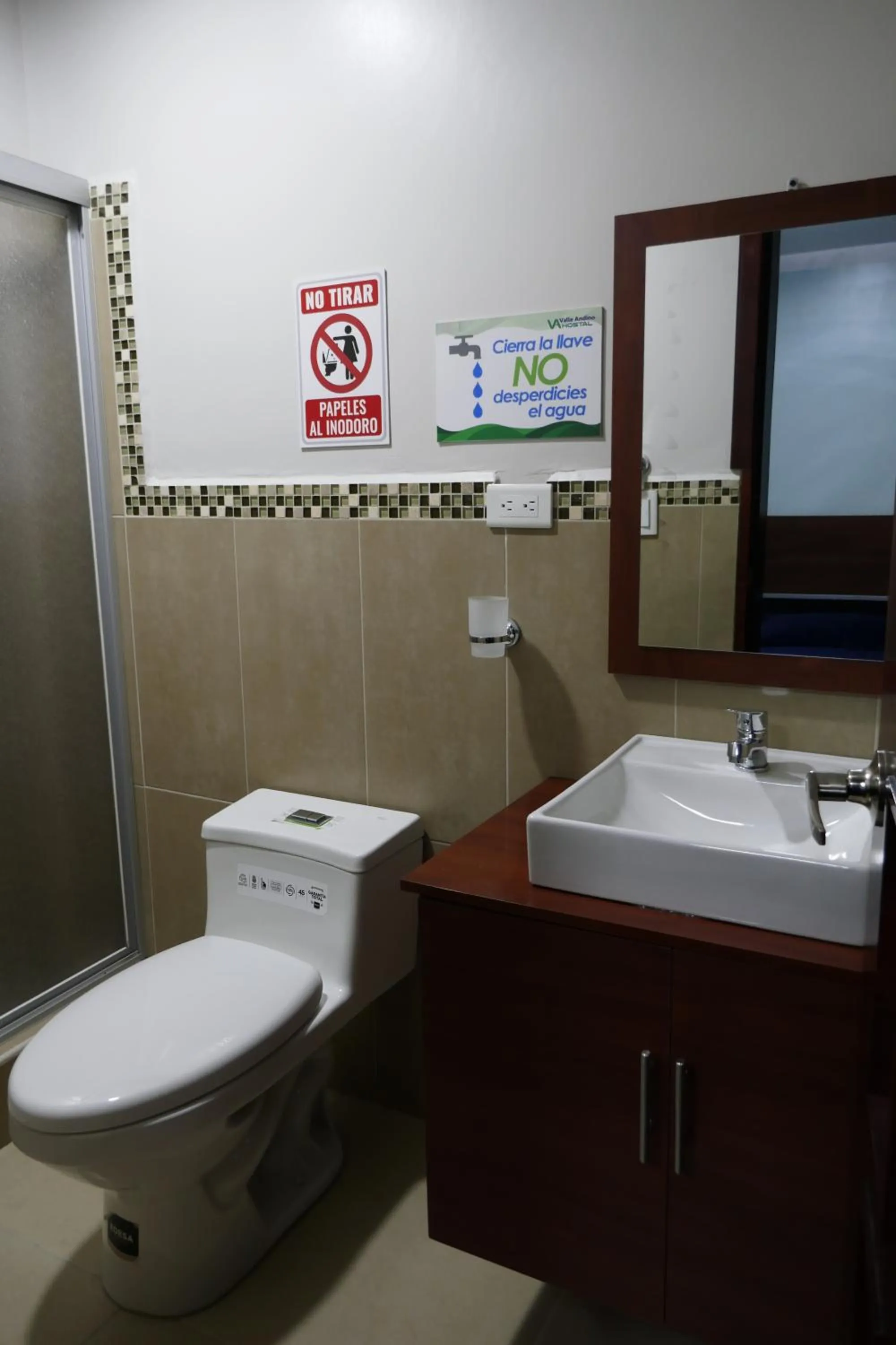 Shower in Hostal Valle Andino