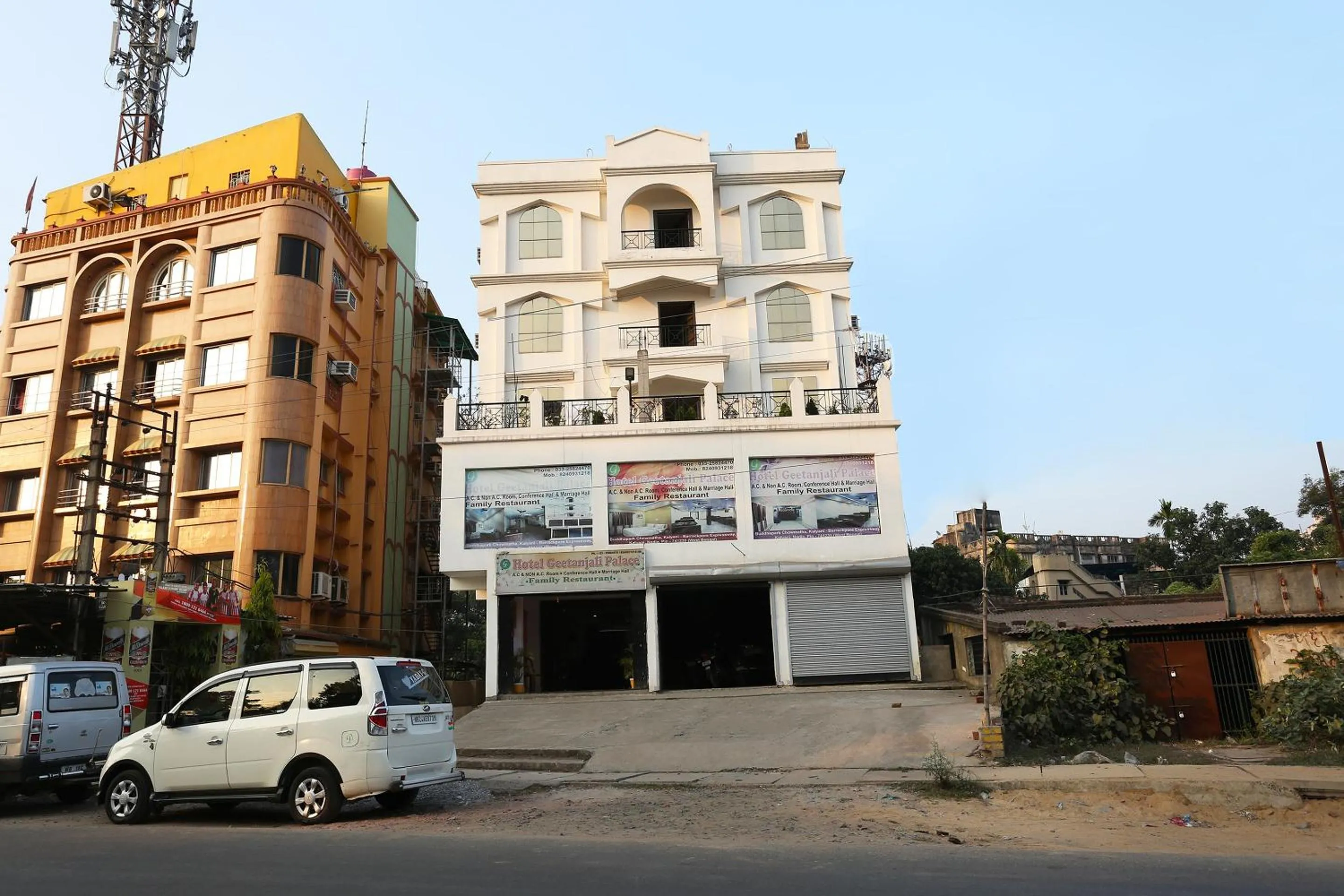 Facade/entrance in Hotel O Geetanjali Palace