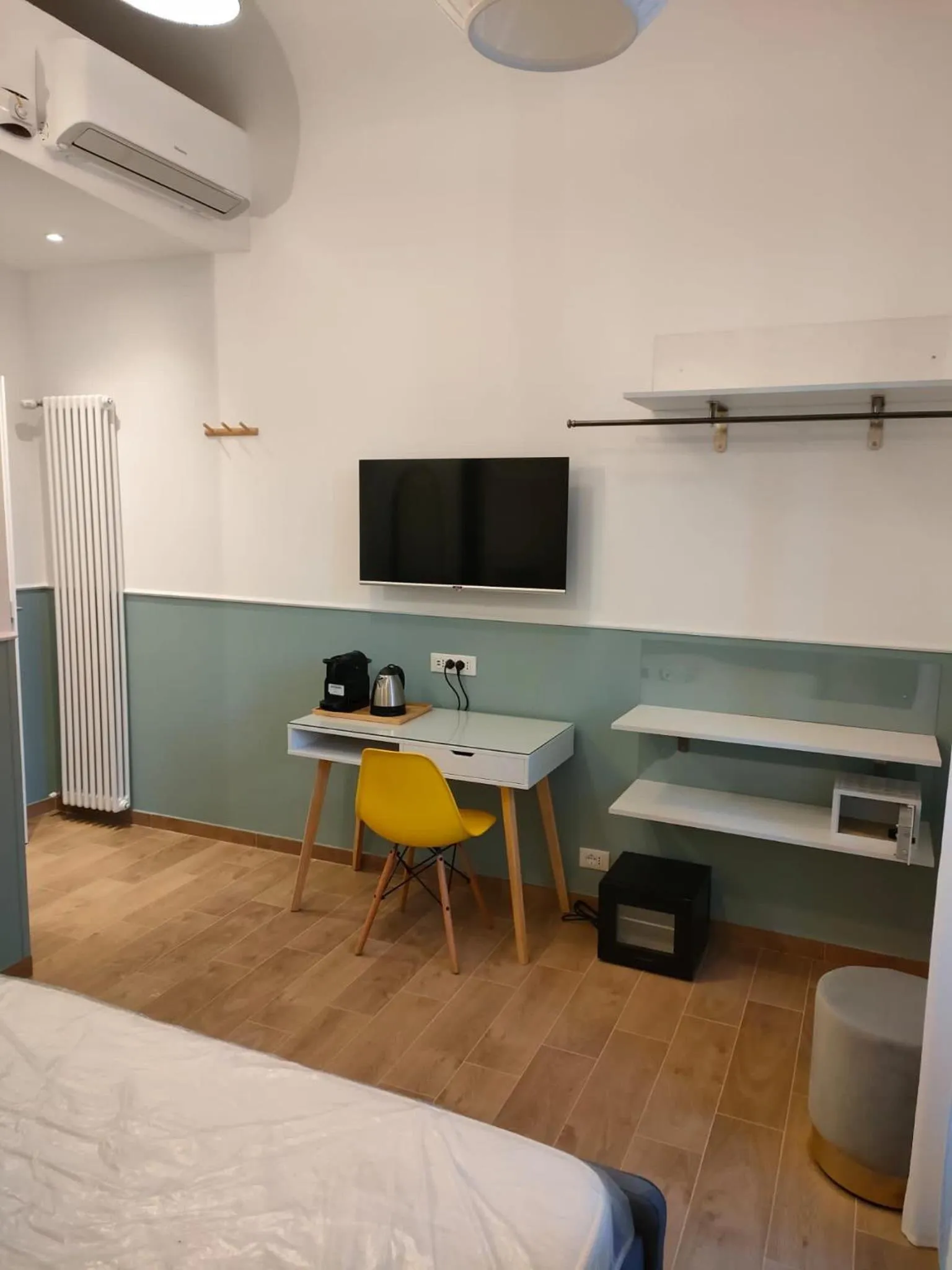 TV and multimedia, Bed in Smart Guesthouse Termini