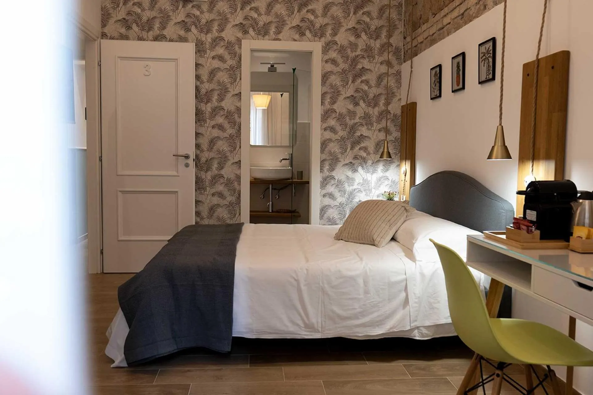 Bedroom, Bed in Smart Guesthouse Termini