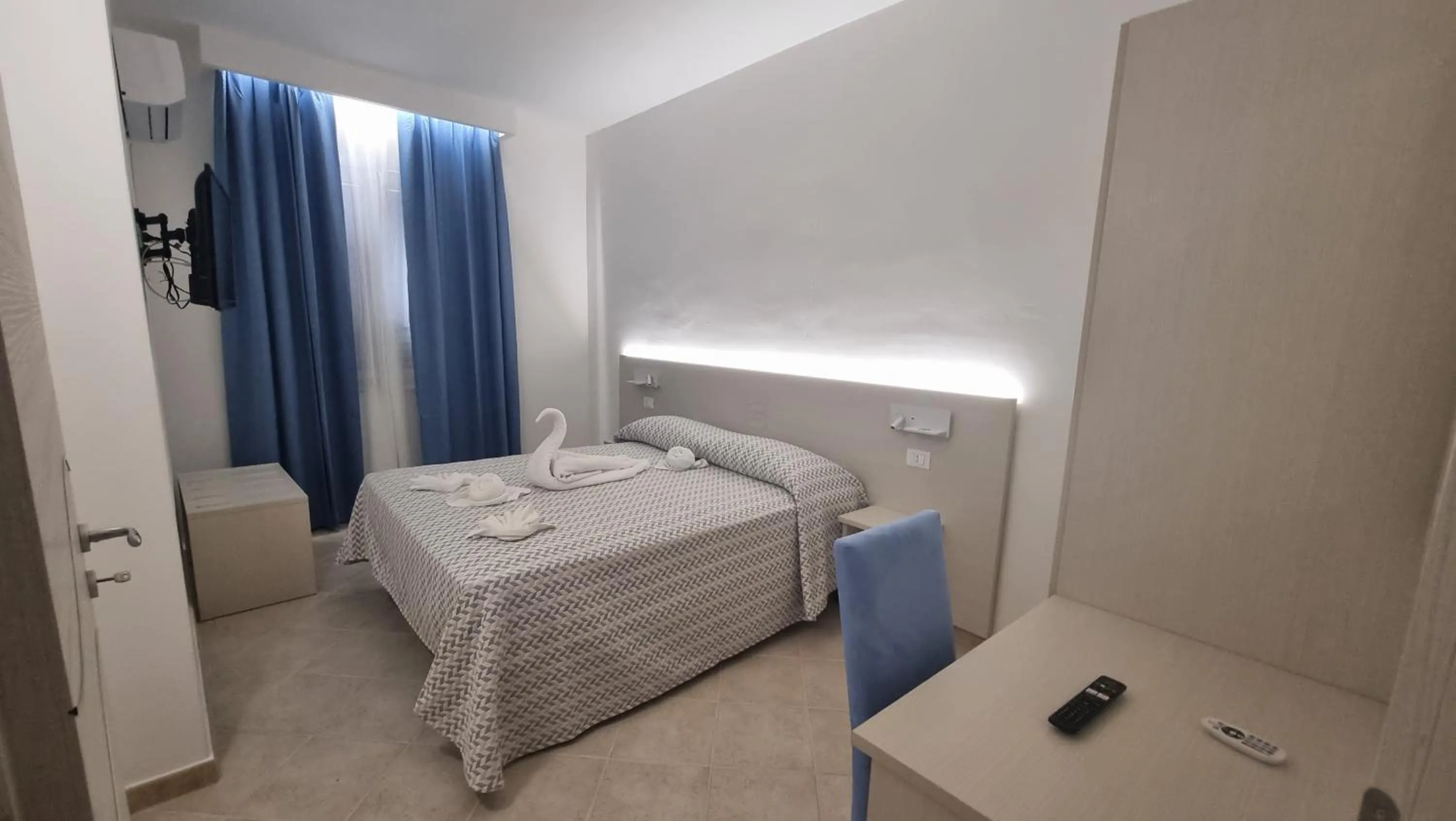 Photo of the whole room, Bed in ValGiuSi Resort