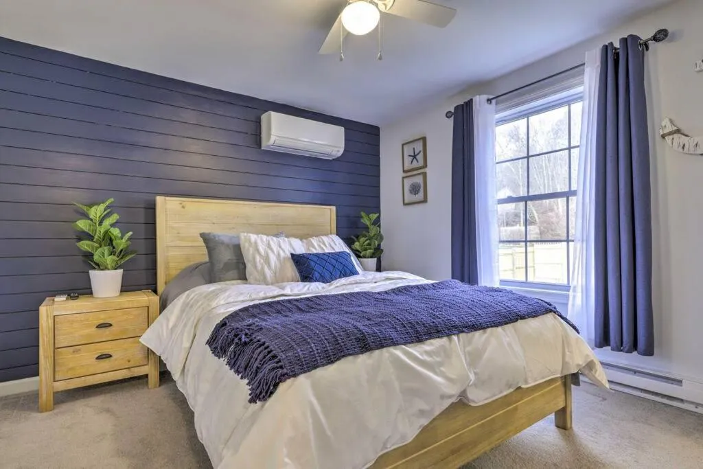 Bed in NEW! Updated Mystic Home w/ Sauna, Hot Tub & Deck