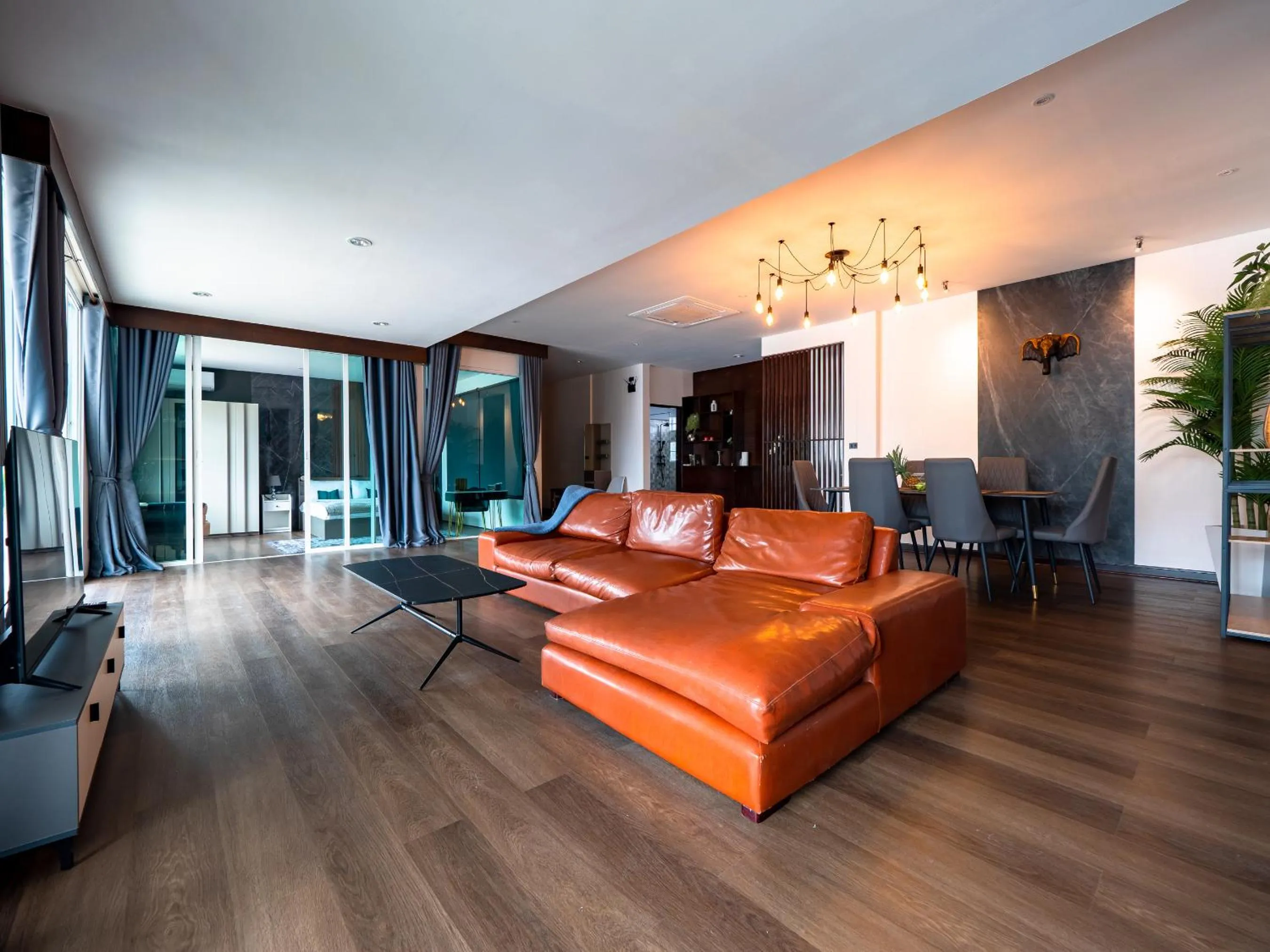 Seating area in Grand Orlov Apart Hotel