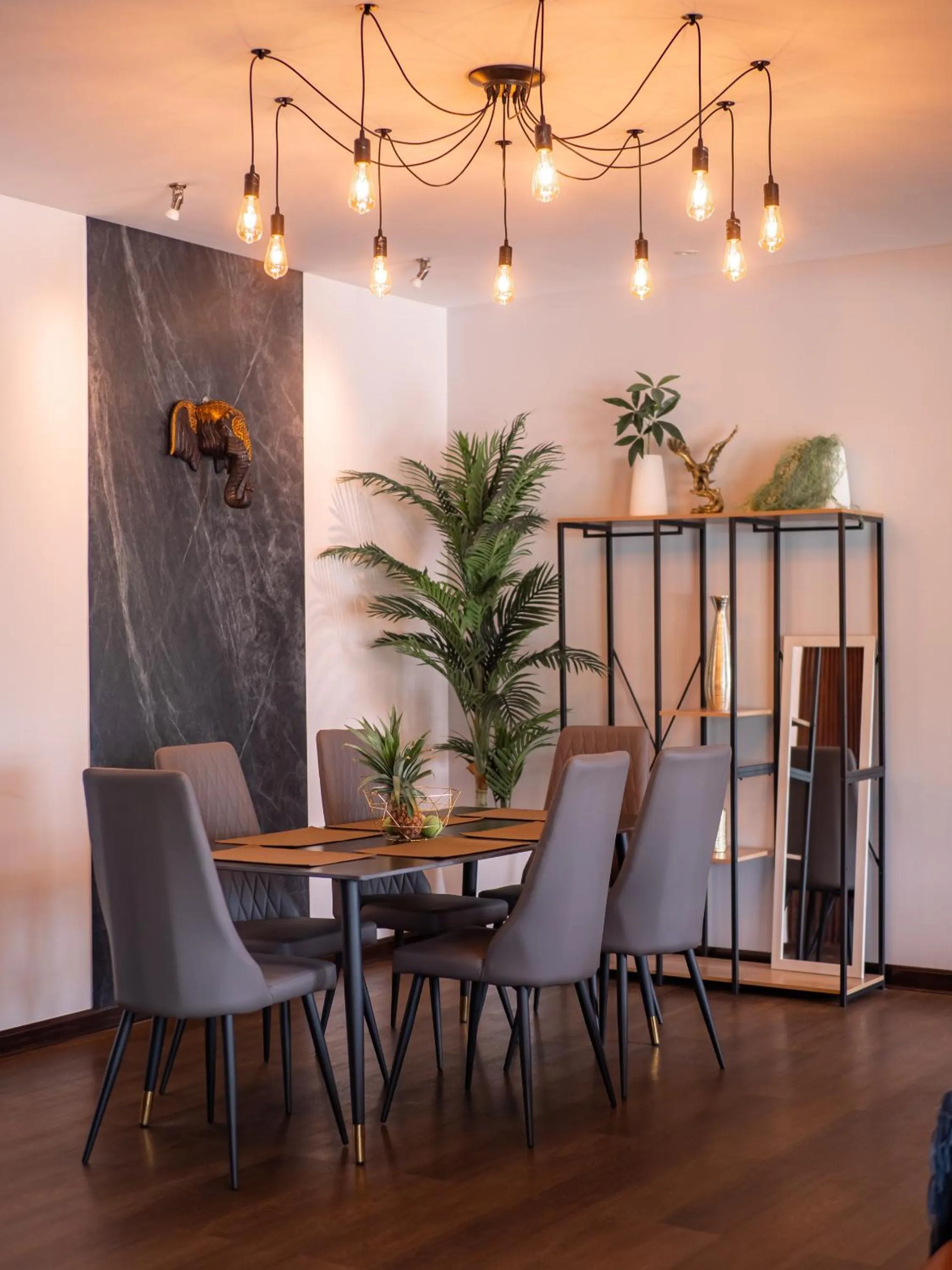 Dining area in Grand Orlov Apart Hotel