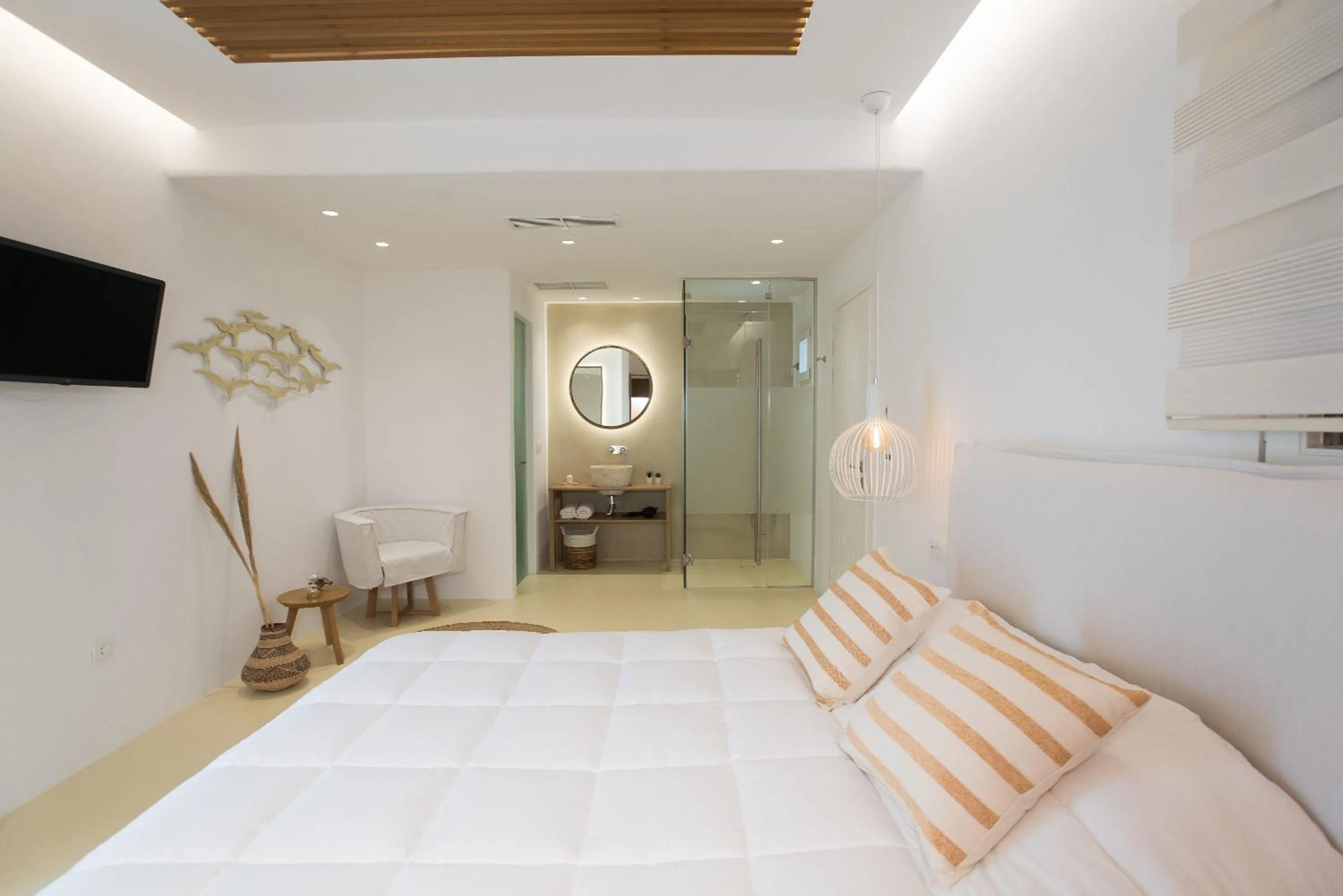Bed in Elit Suites Mykonos