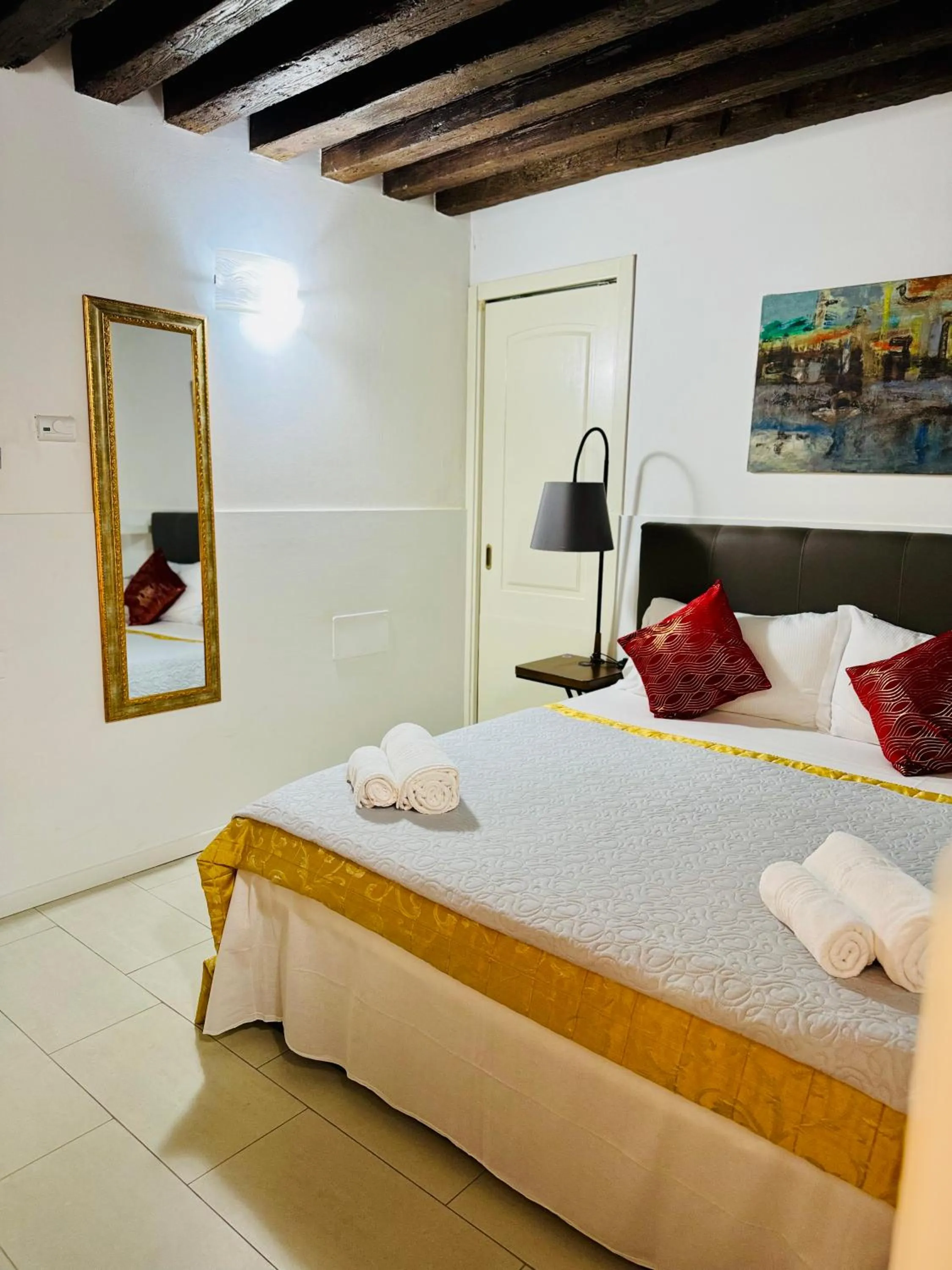 towels, Bed in First Dream Venice