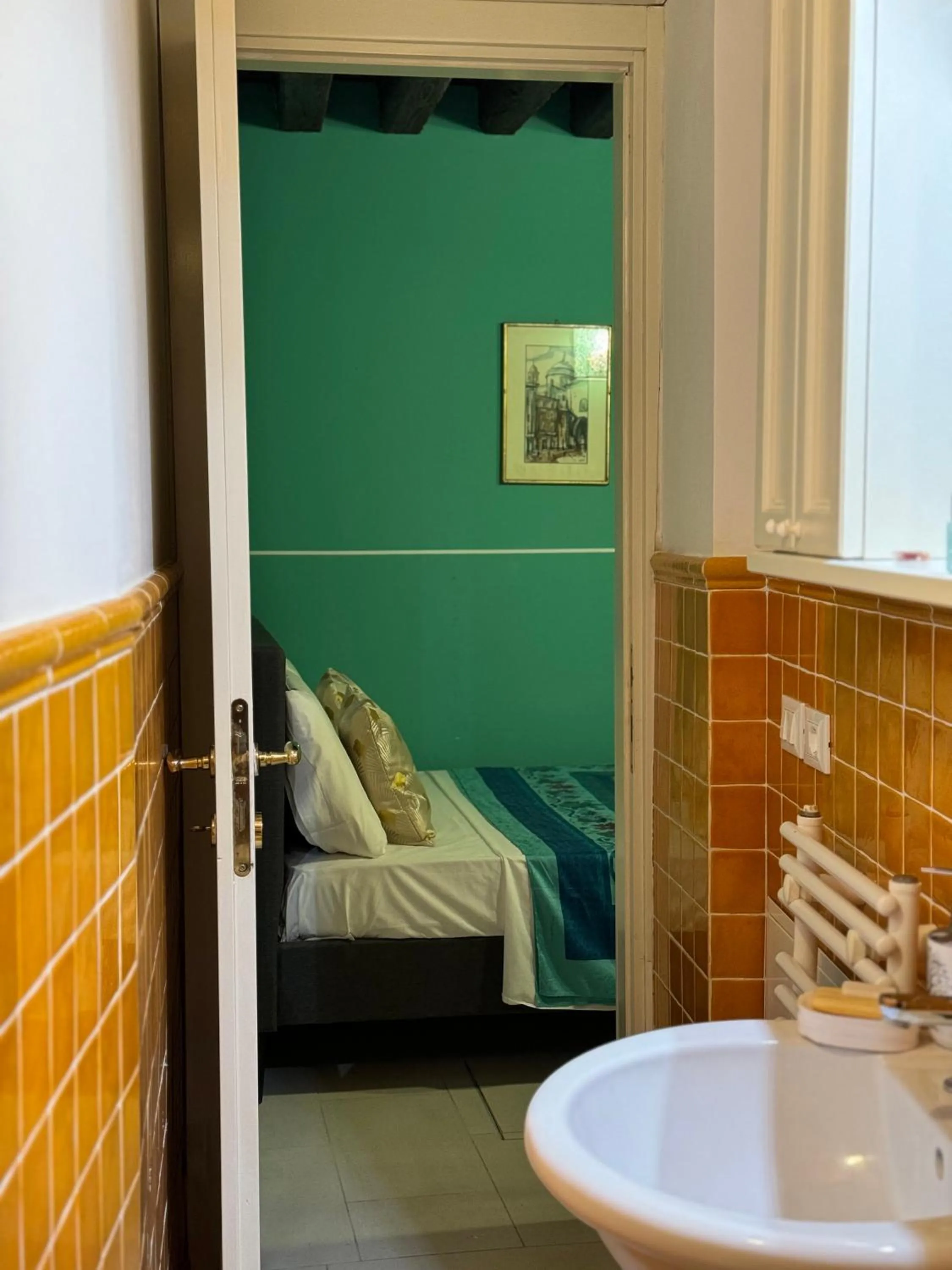 Photo of the whole room, Bed in First Dream Venice