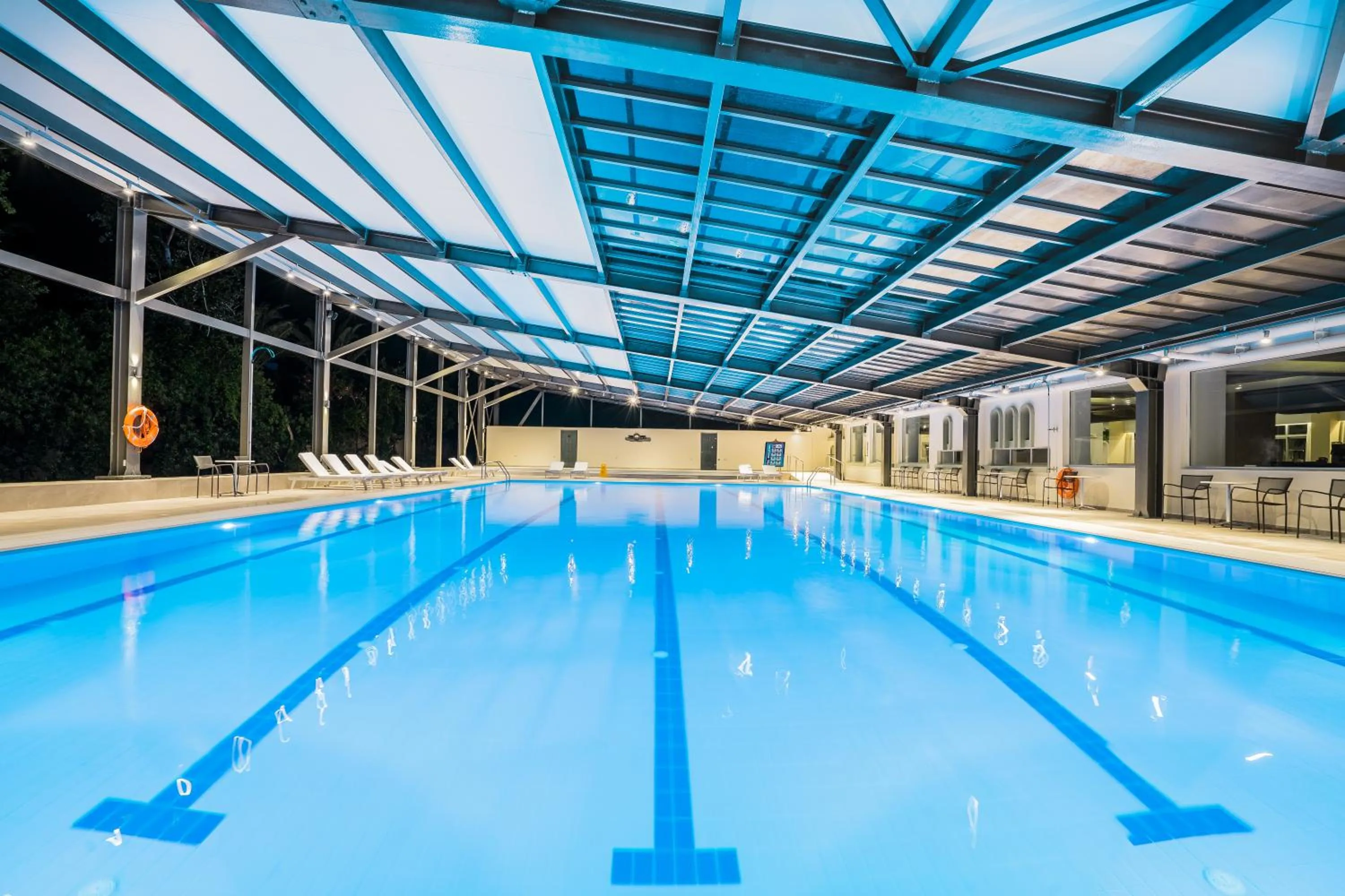 Swimming pool in Apollo Beach