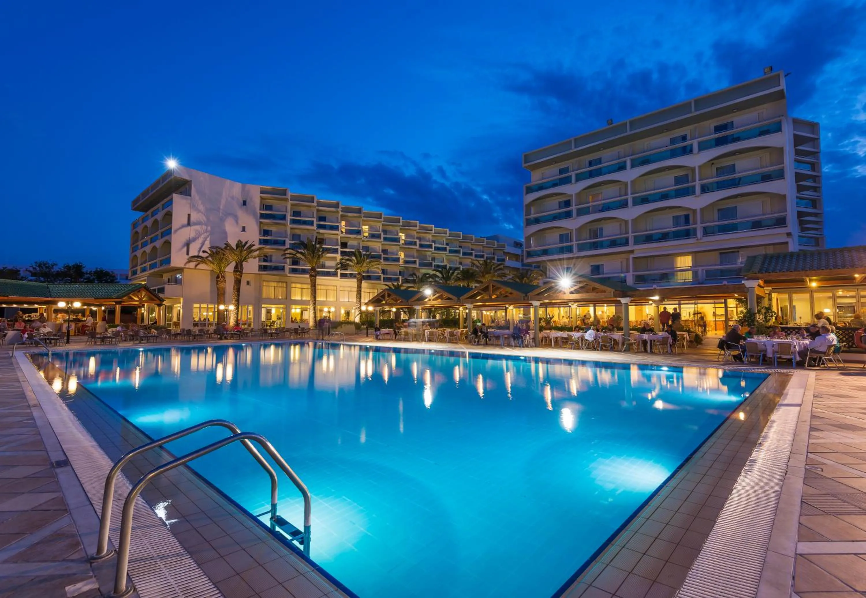 Swimming pool in Apollo Beach