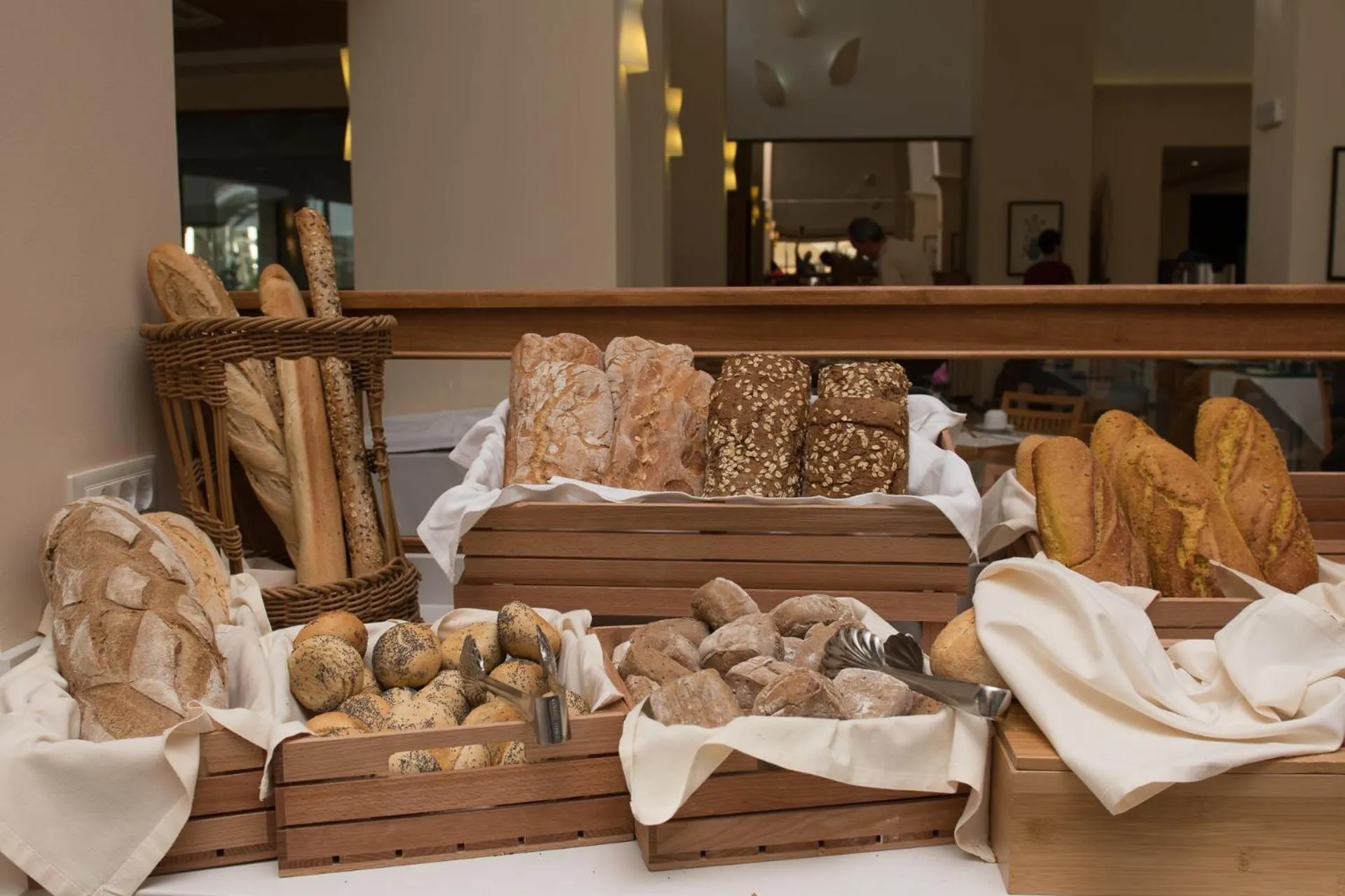 Buffet breakfast in Apollo Beach