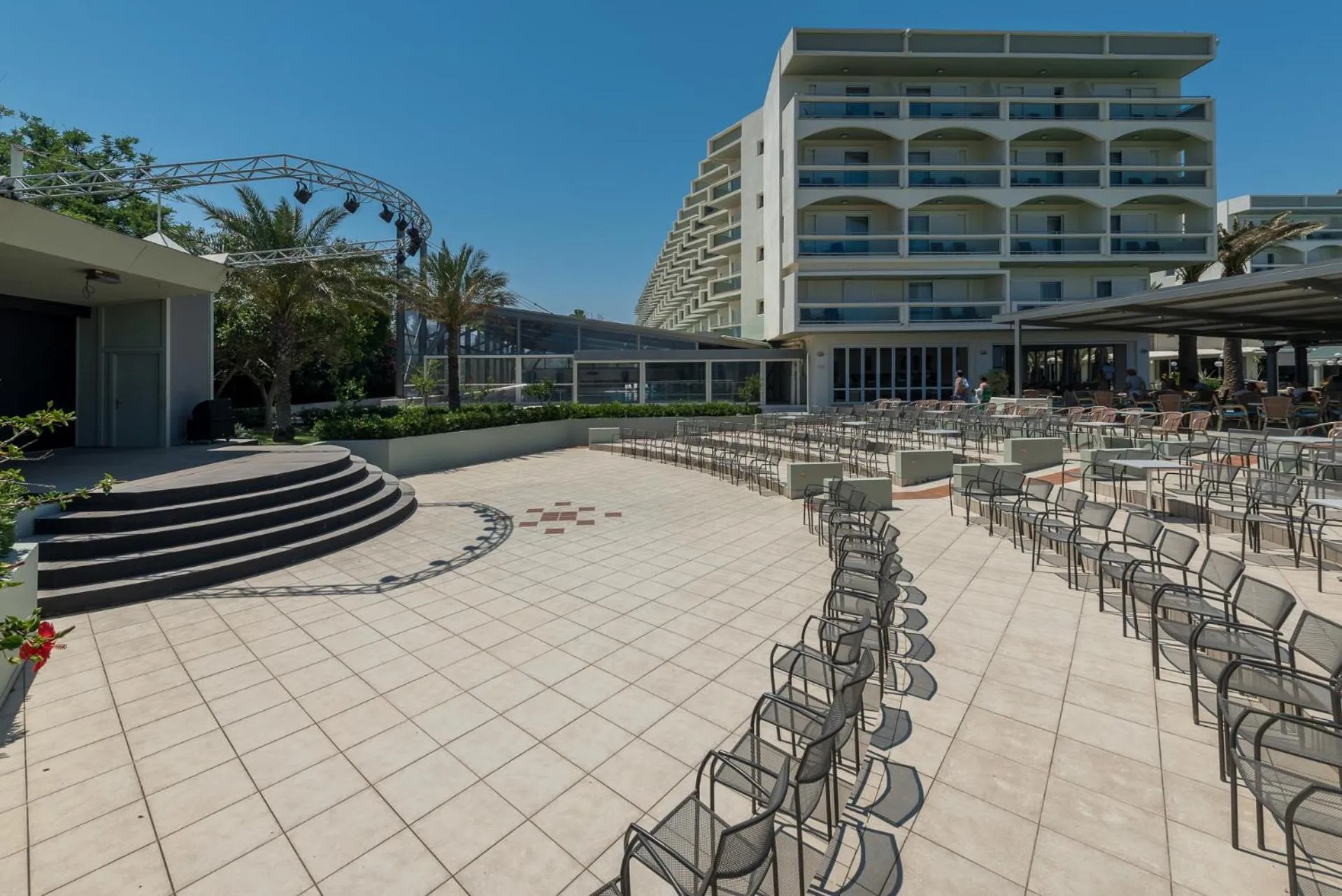 Property building in Apollo Beach