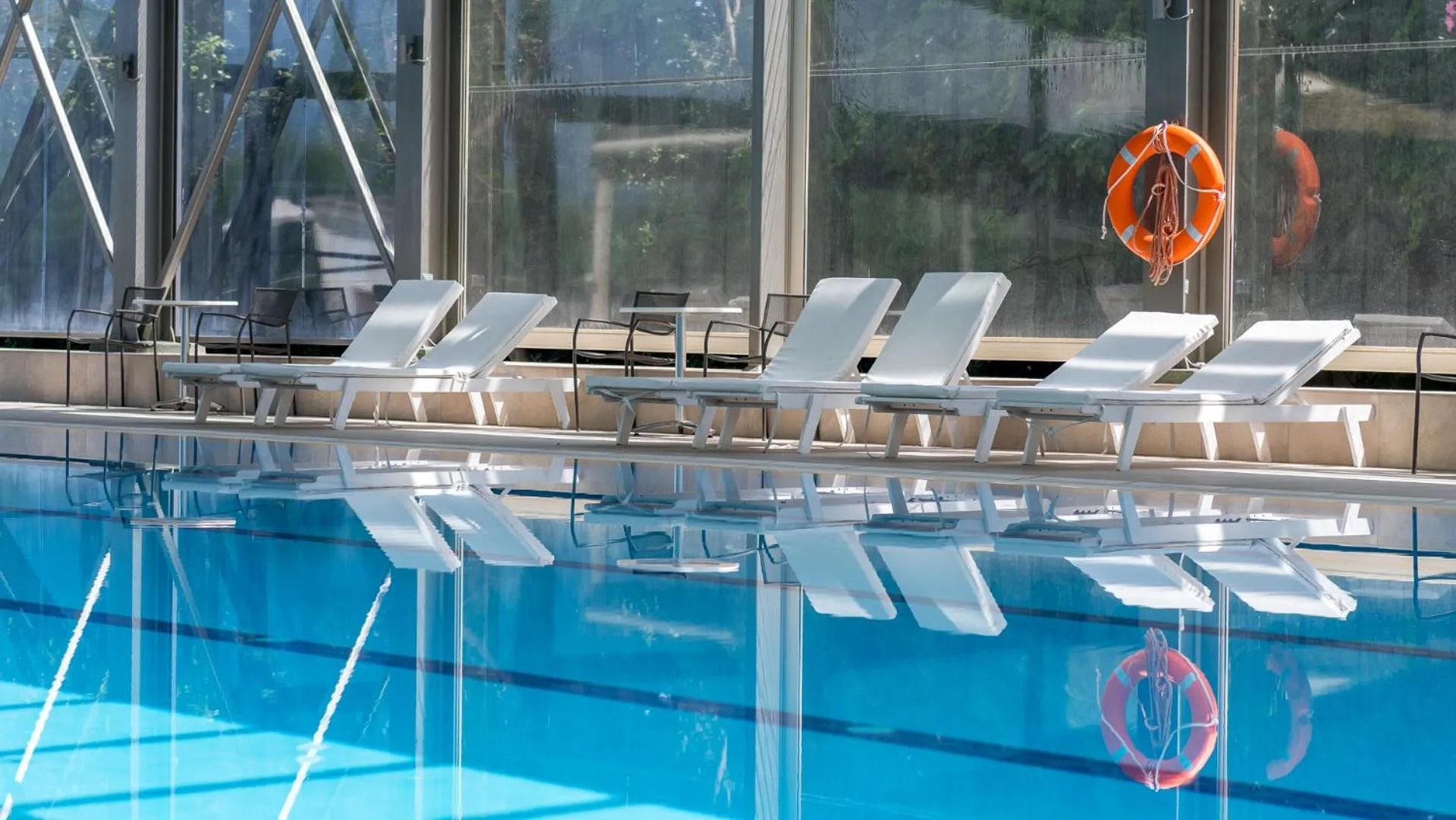 Swimming pool in Apollo Beach