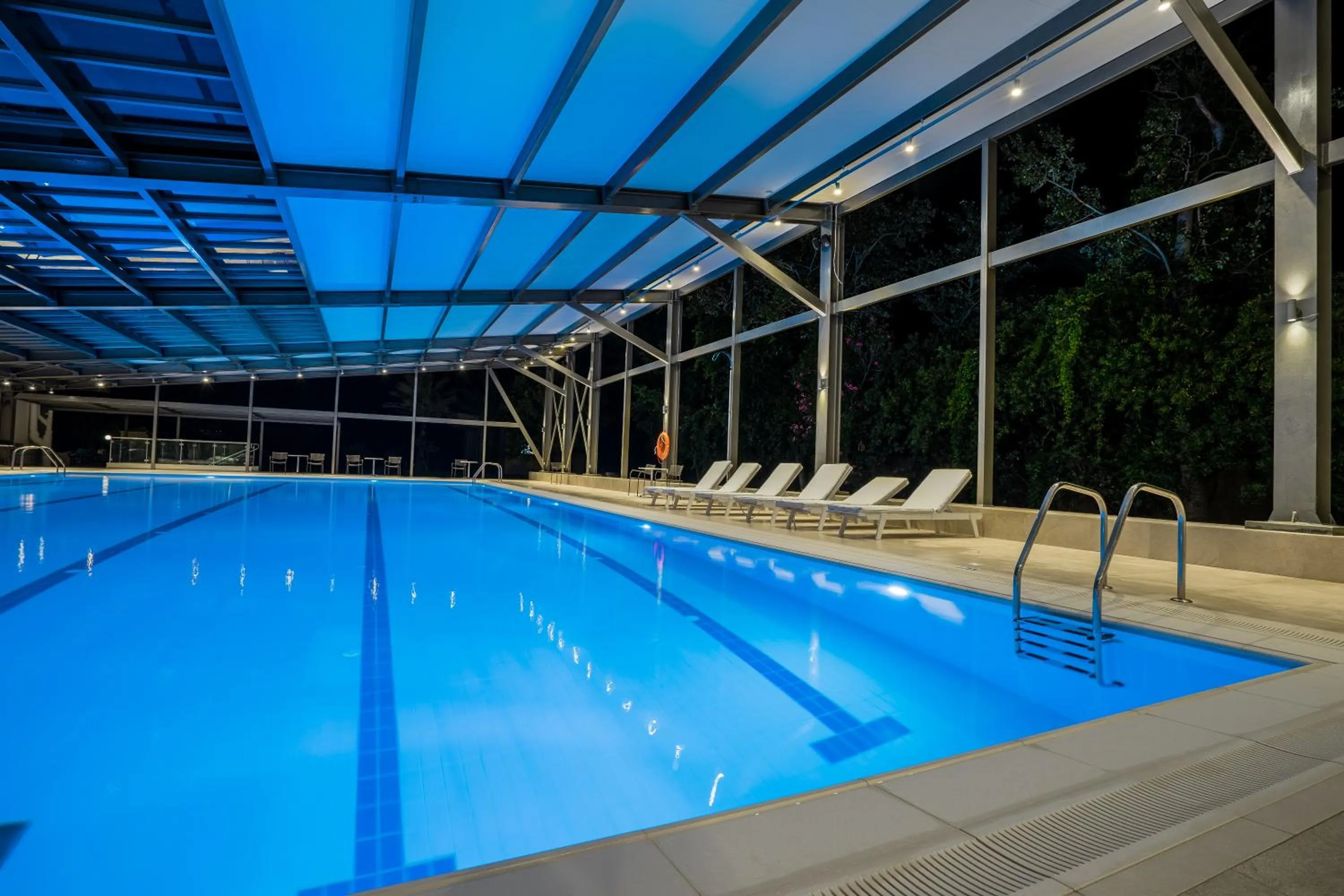 Swimming pool in Apollo Beach