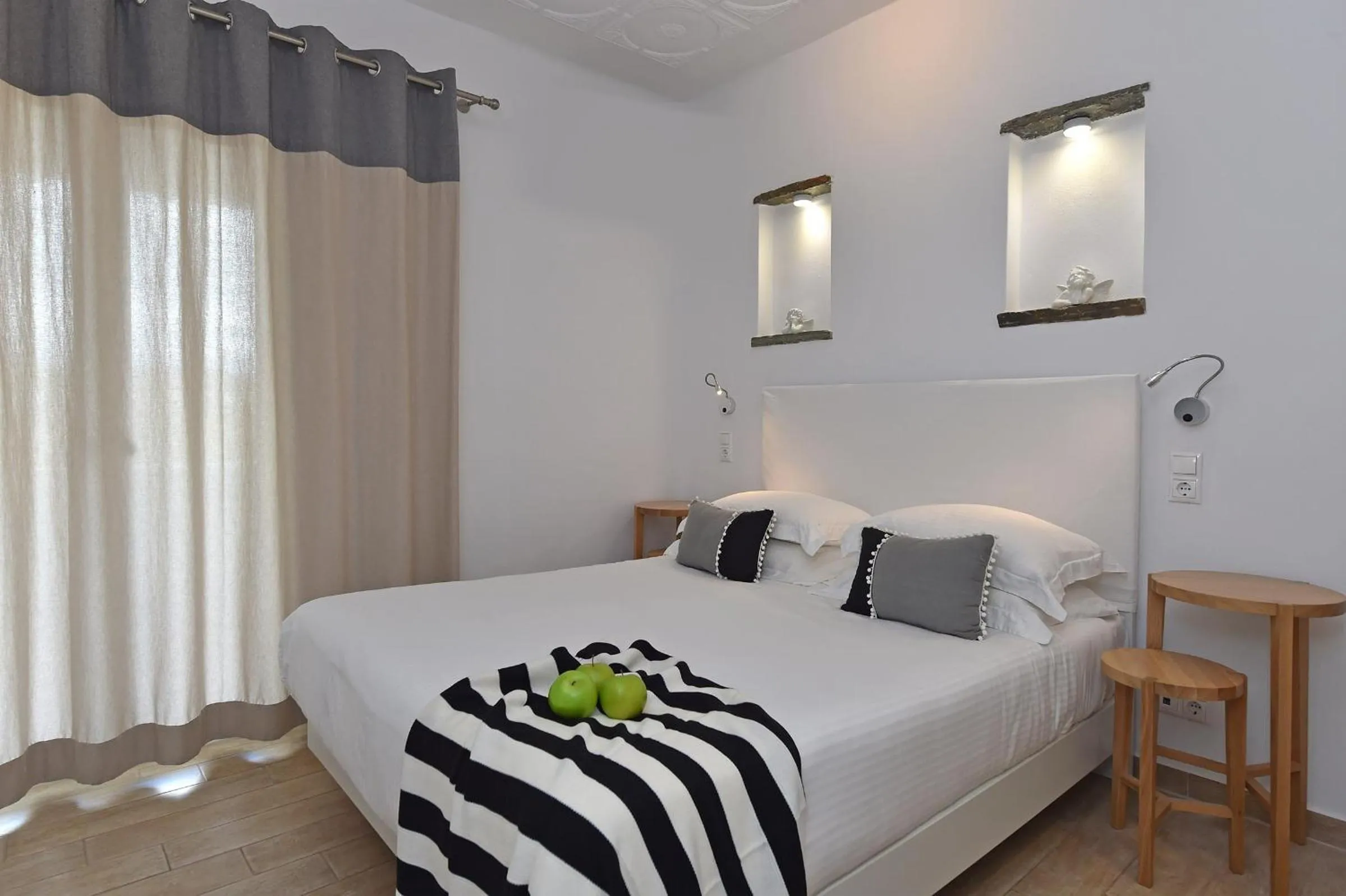 Photo of the whole room, Bed in Apollon Boutique Hotel