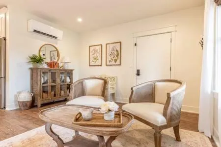 Downtown Luxury Farmhouse Apartment #1