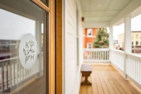 Downtown Luxury Farmhouse Apartment #4