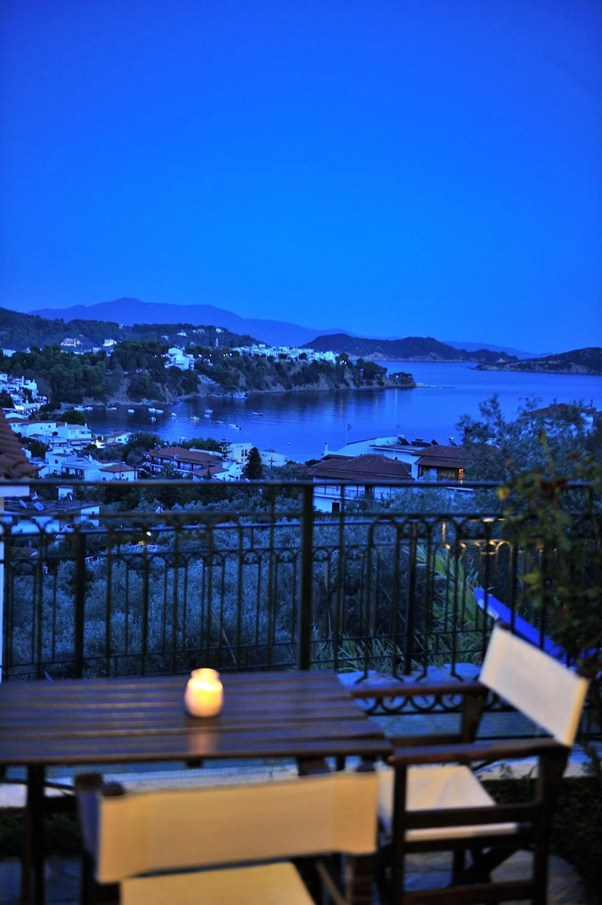 Patio in Eye Q Resort Seaview