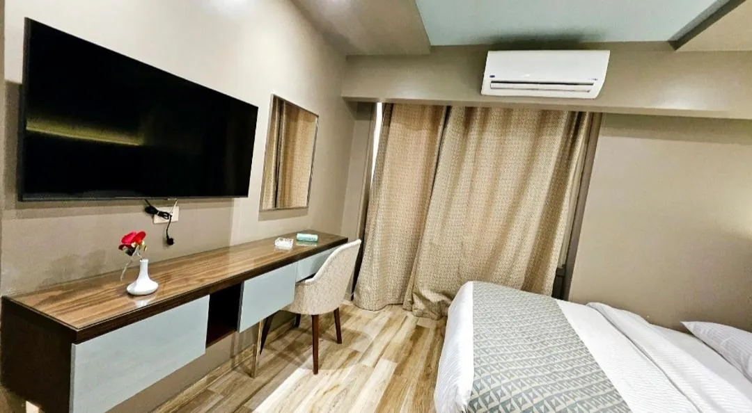 Bed in Grand Bayan Hotel & Apt at Nile Plaza