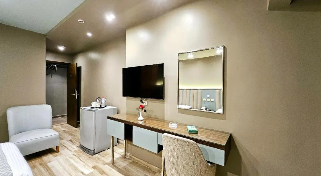 Grand Bayan Hotel & Apt at Nile Plaza