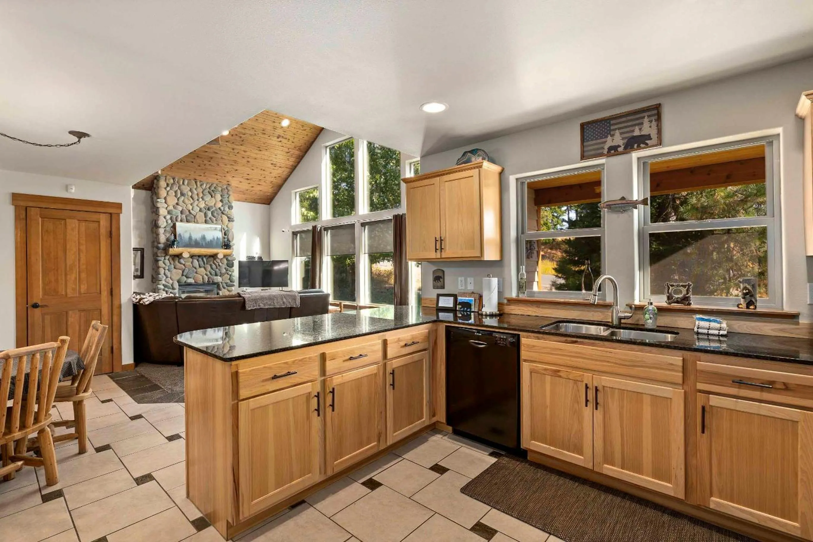 Dog-Friendly Ronald Vacation Rental Cabin!