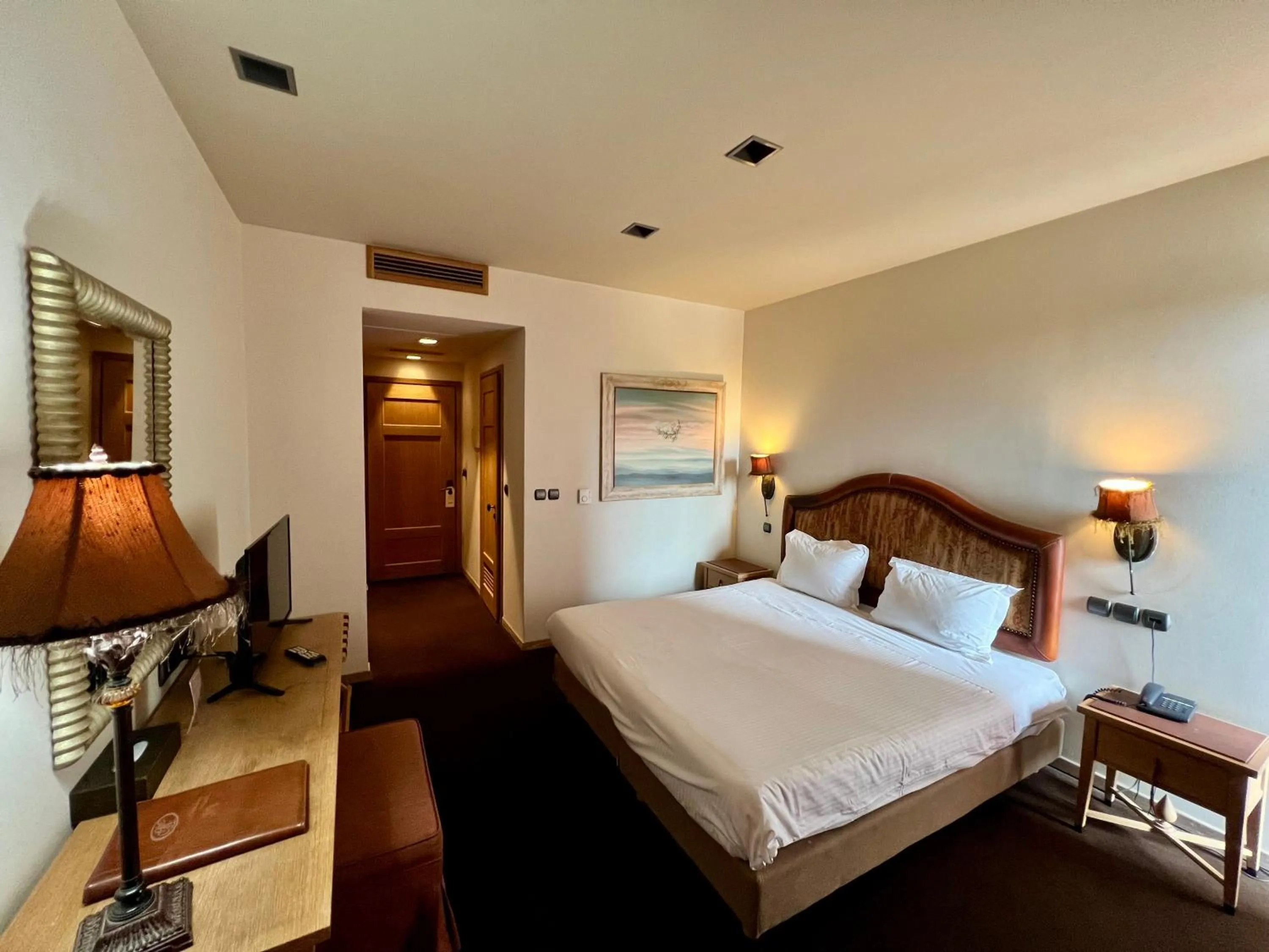 Photo of the whole room, Bed in Mainalon Resort