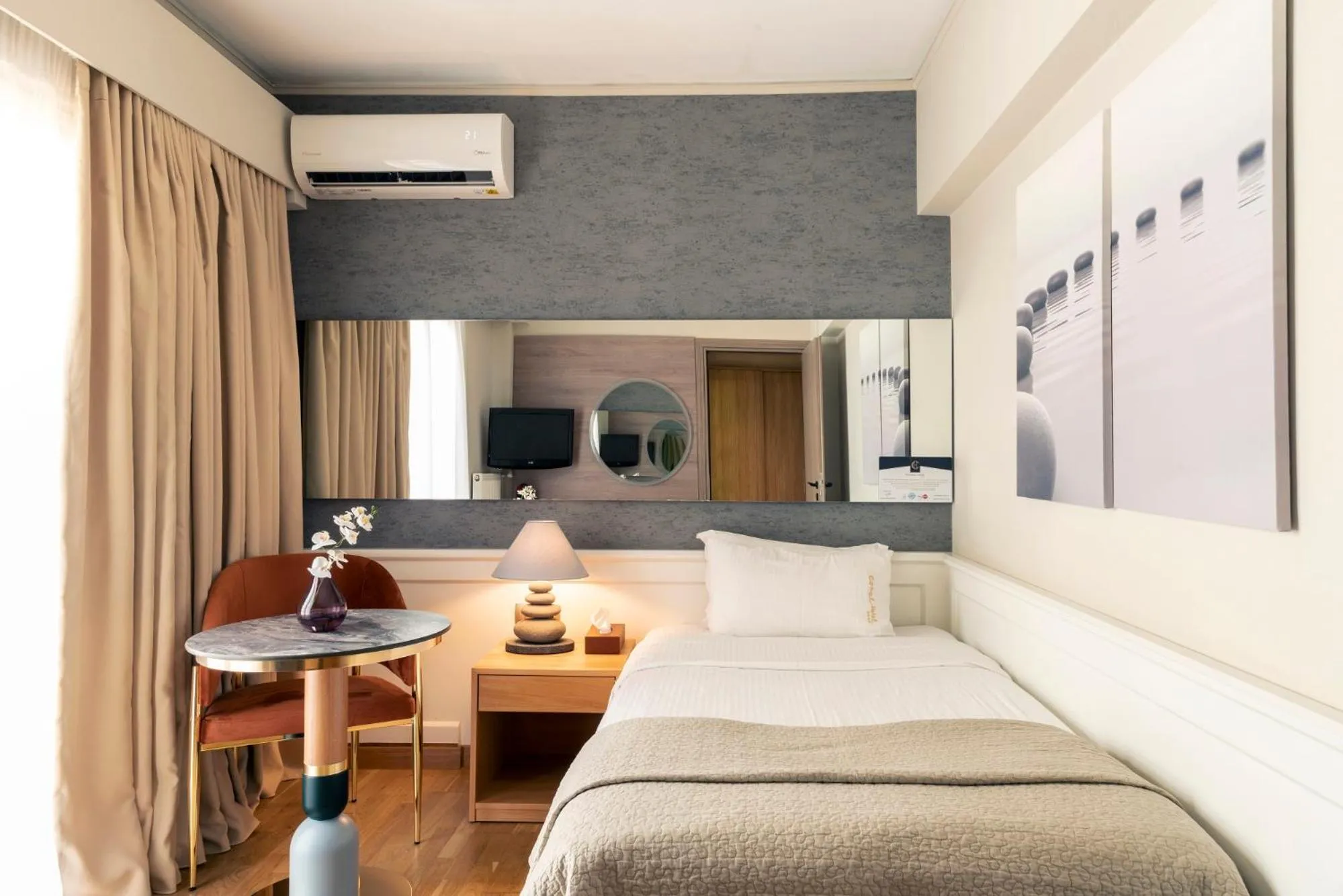 Bed in Coral Hotel Athens