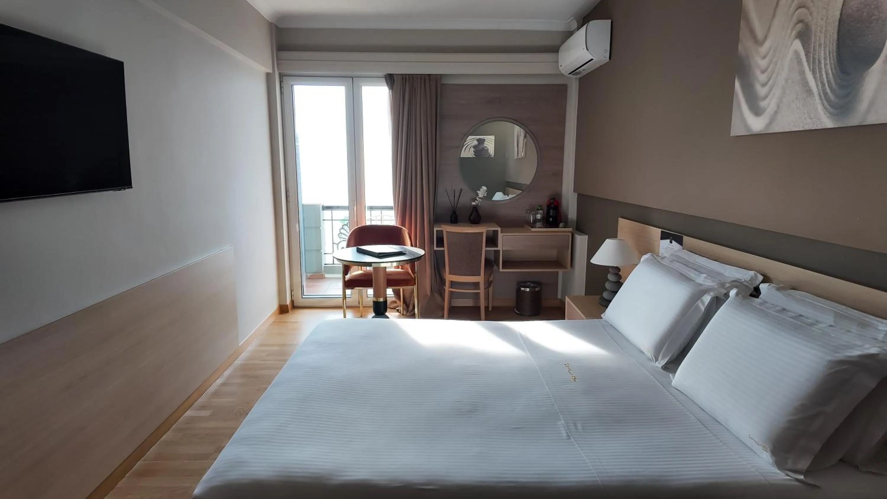 Bed in Coral Hotel Athens