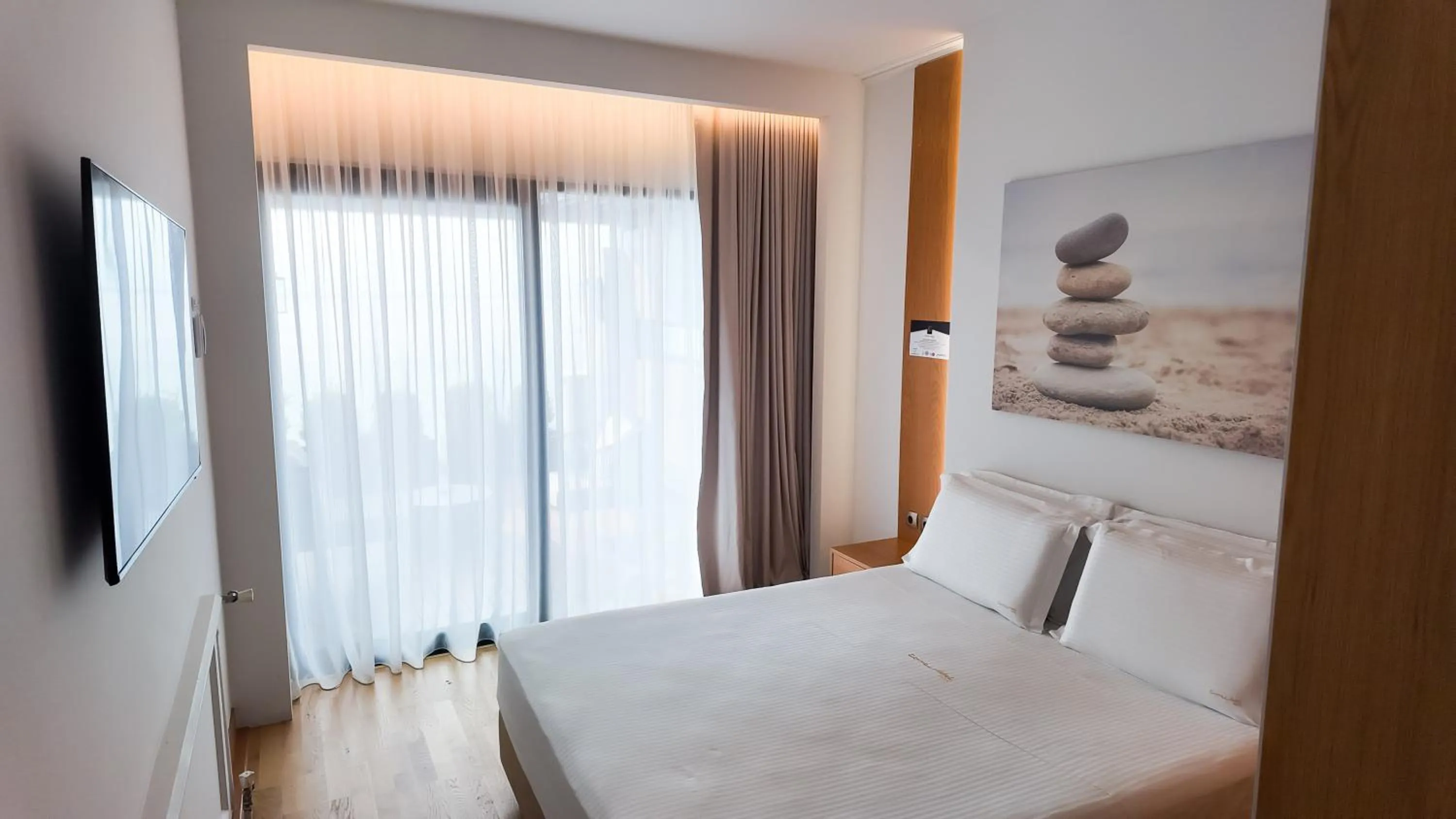 Bed in Coral Hotel Athens