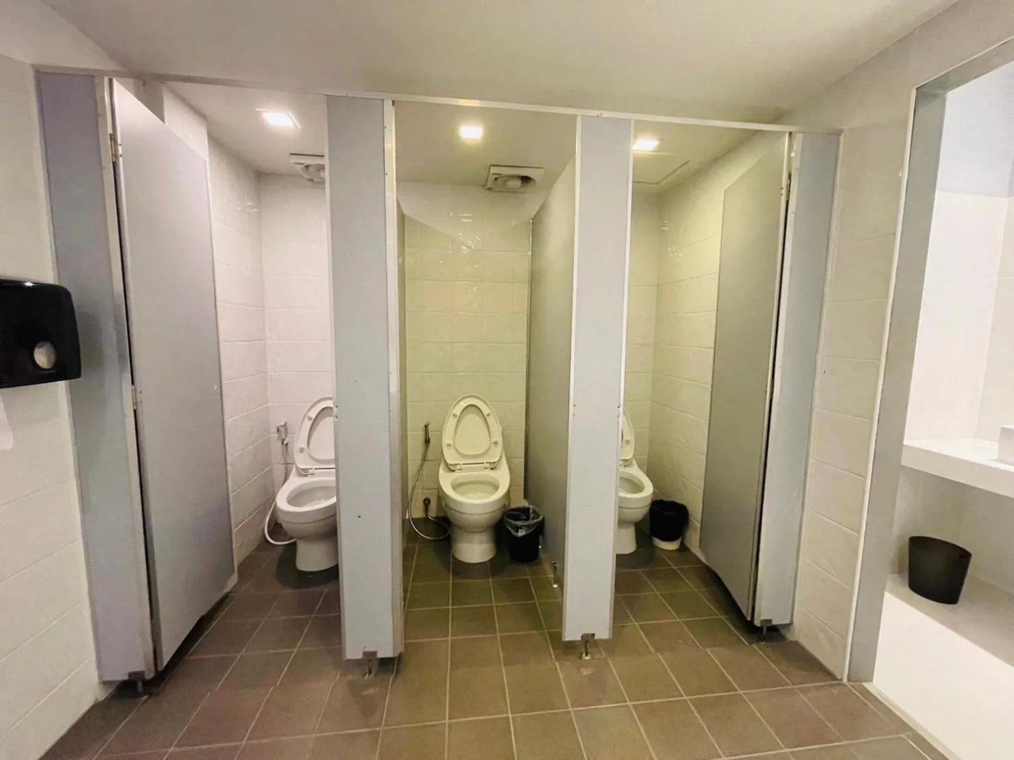 Toilet in Rabbitel Phuket