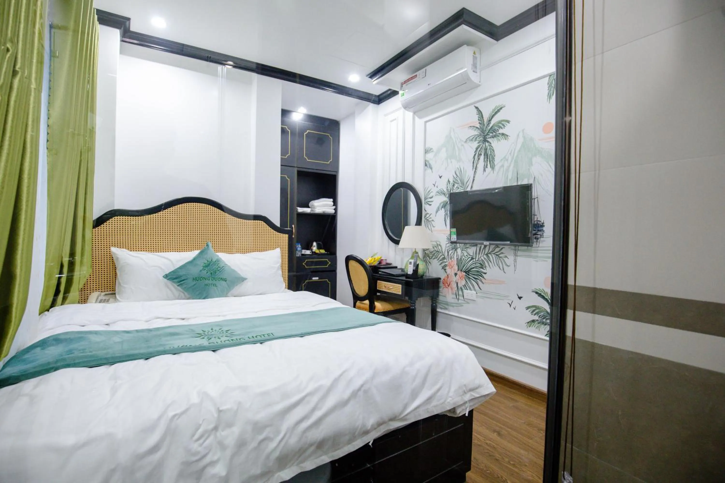 Bedroom, Bed in HƯỚNG DƯƠNG HOTEL THANH HOÁ