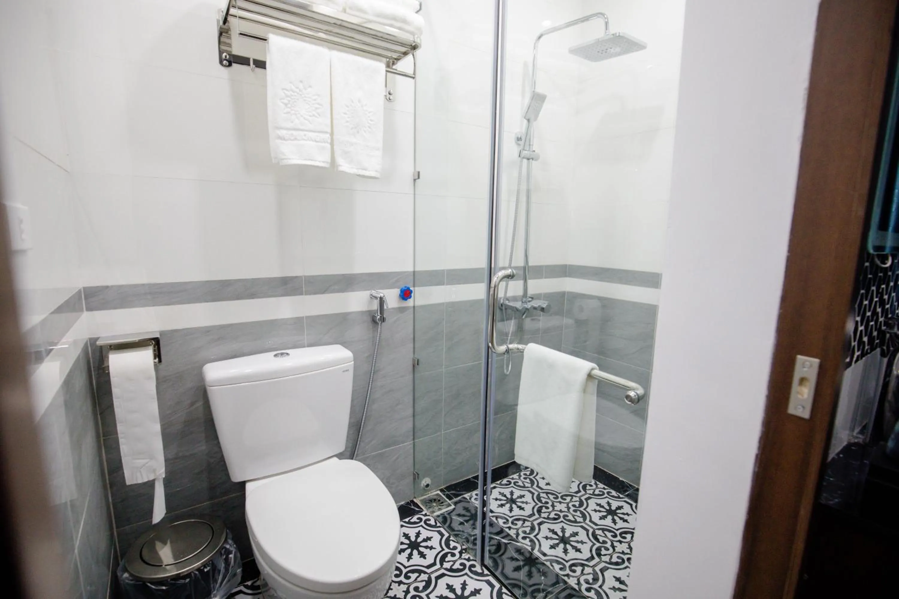 Shower in HƯỚNG DƯƠNG HOTEL THANH HOÁ