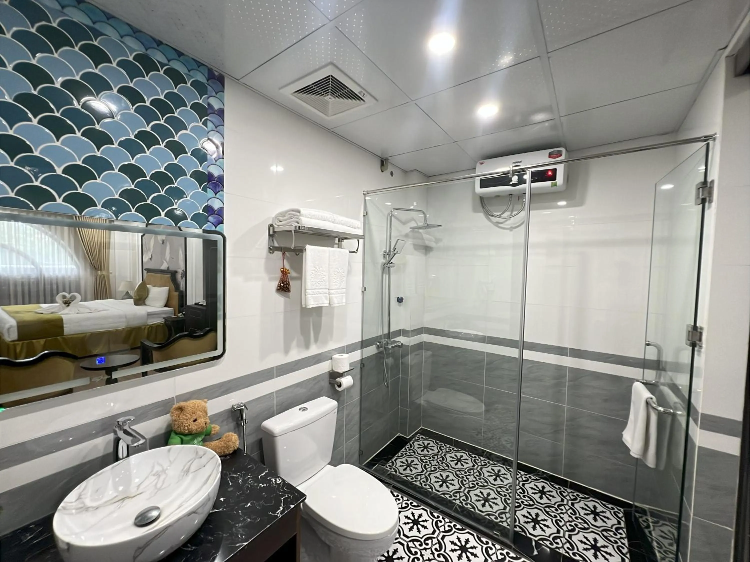 Shower in HƯỚNG DƯƠNG HOTEL THANH HOÁ