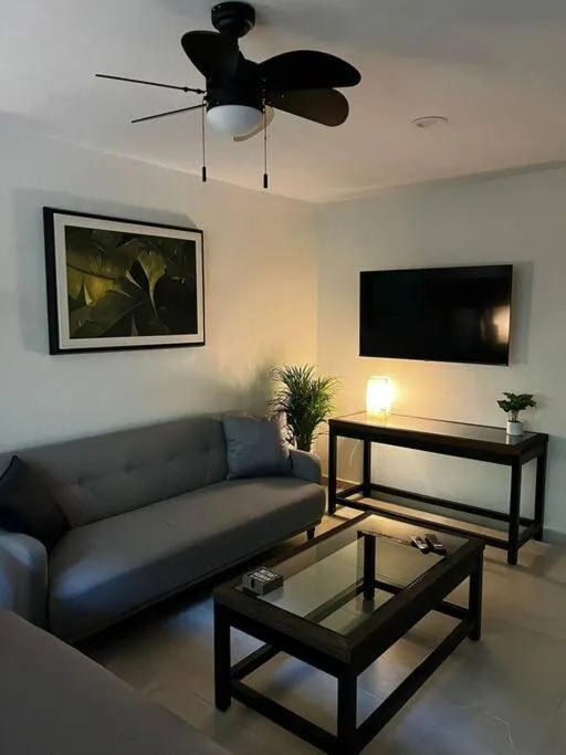 TV and multimedia in Departamento Céntrico y Moderno en Cancún.