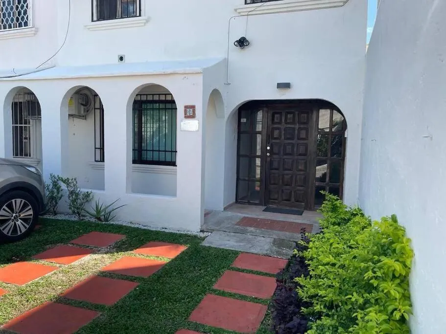 Property building in Departamento Céntrico y Moderno en Cancún.