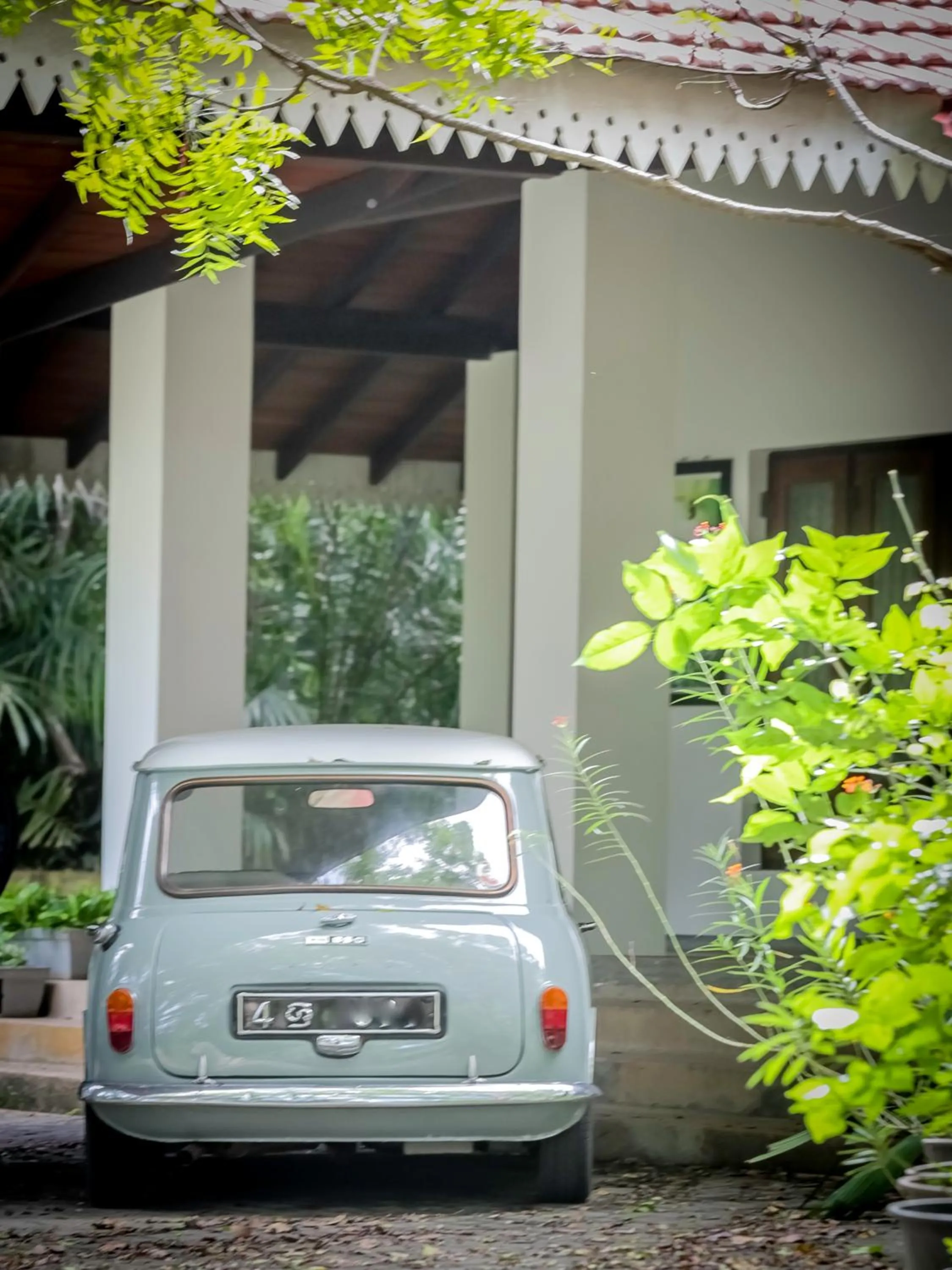 Parking in Ceylon Kingsmen Garden - Katunayake Airport Transit Hotels