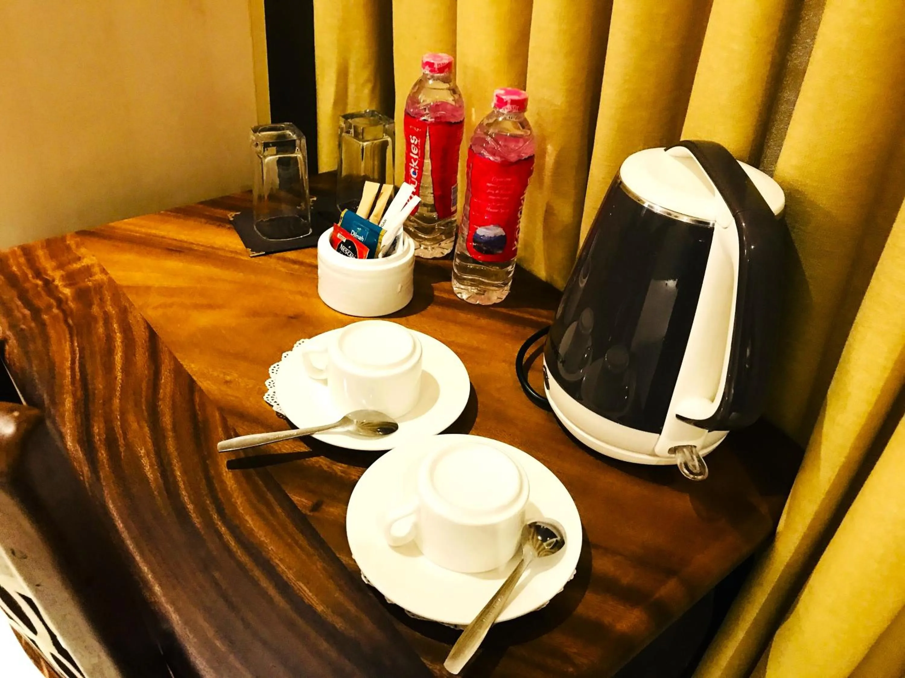 Coffee/tea facilities in Ceylon Kingsmen Garden - Katunayake Airport Transit Hotels